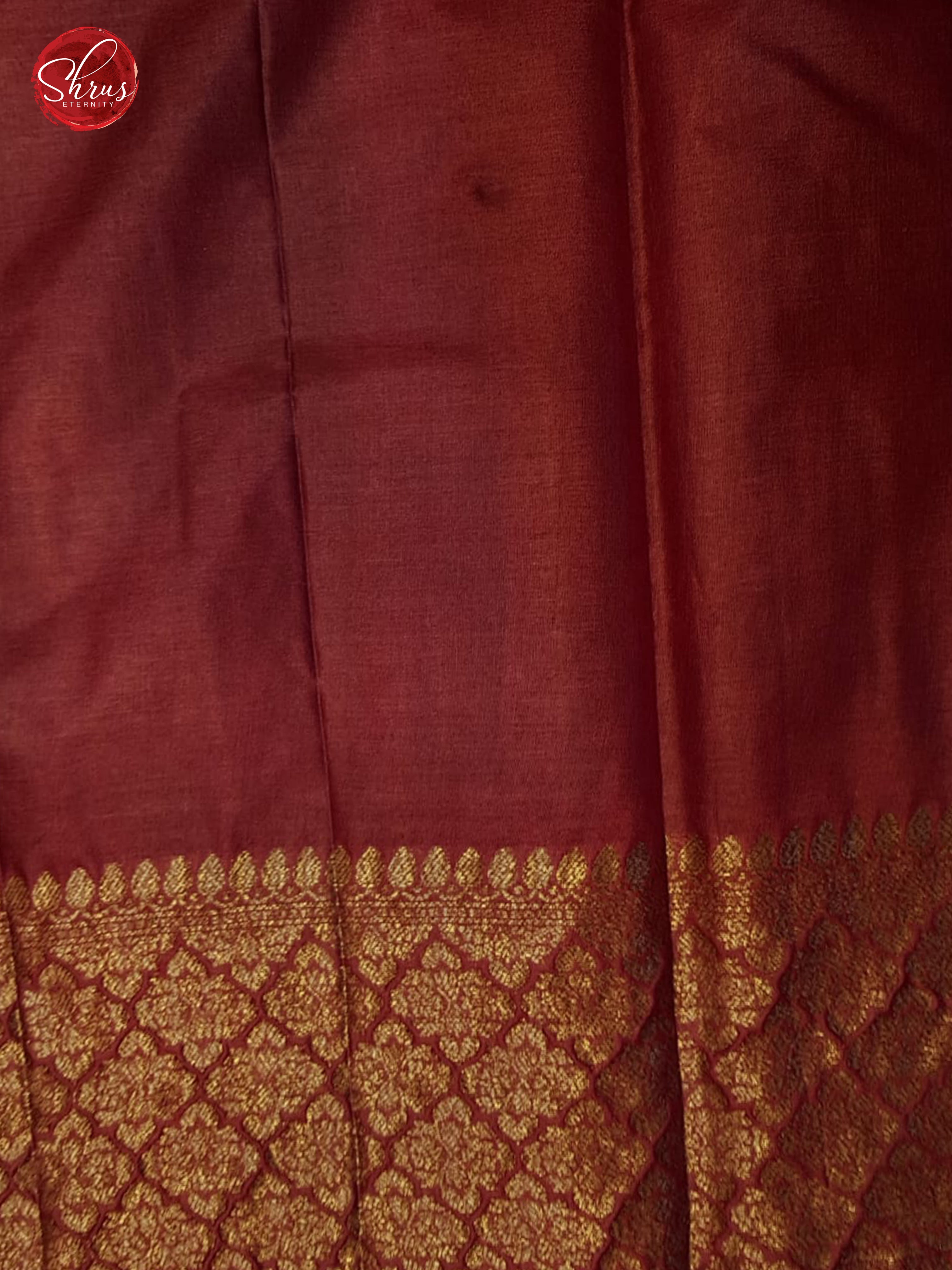 Green & Red - Tussar with zari woven floral motifs on the body & Zari Border - Shop on ShrusEternity.com