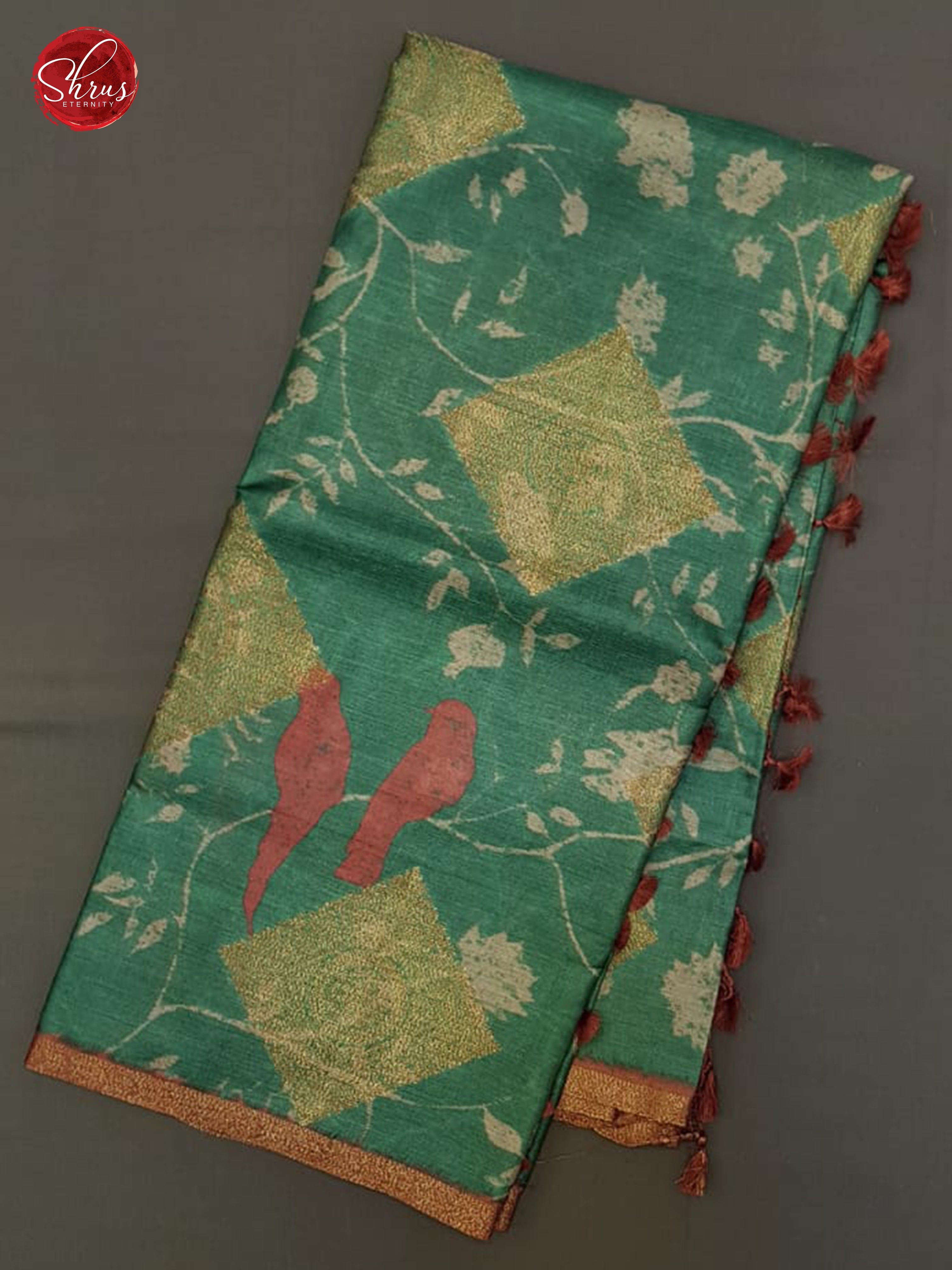 Green & Red- Borderless Tussar with zari woven floral motifs, floral print on the body - Shop on ShrusEternity.com