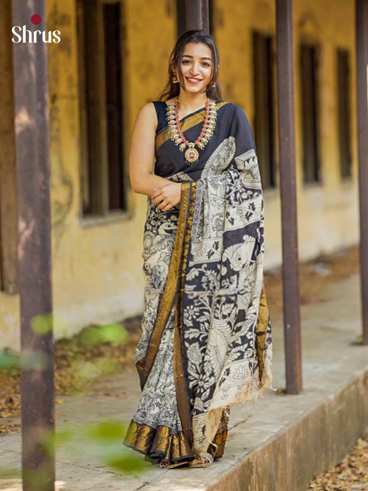 Black & Beige - Chennur-kalamkari - Shop on Shrus.com