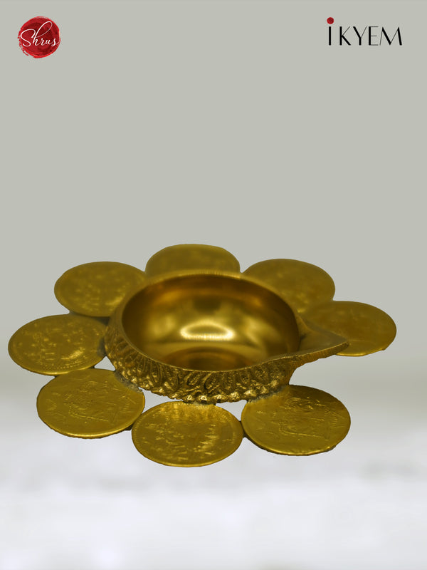 8 Coin vilakku - Return Gift - Shop on ShrusEternity.com