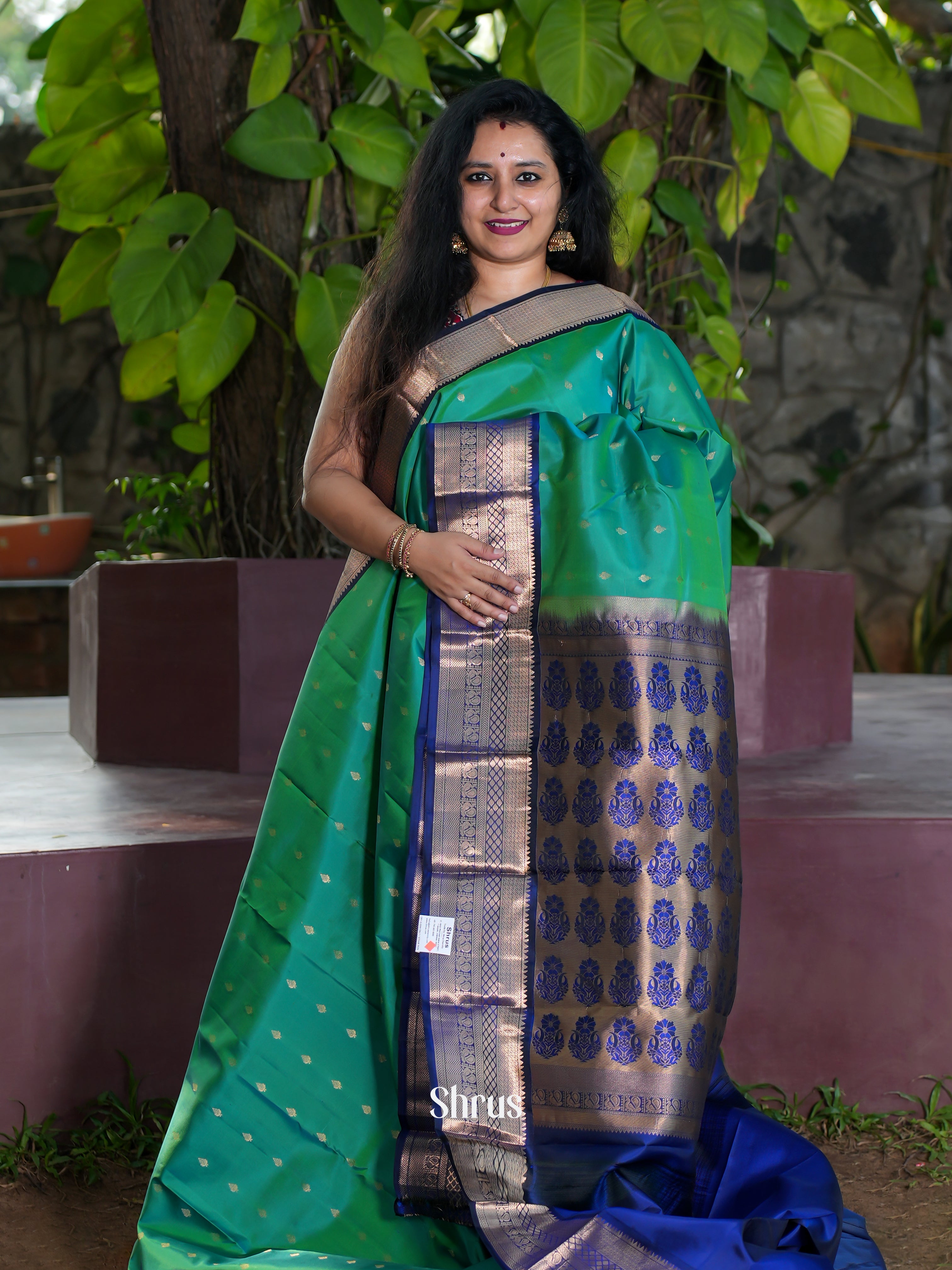 Green & Blue - Kanchipuram silk Saree