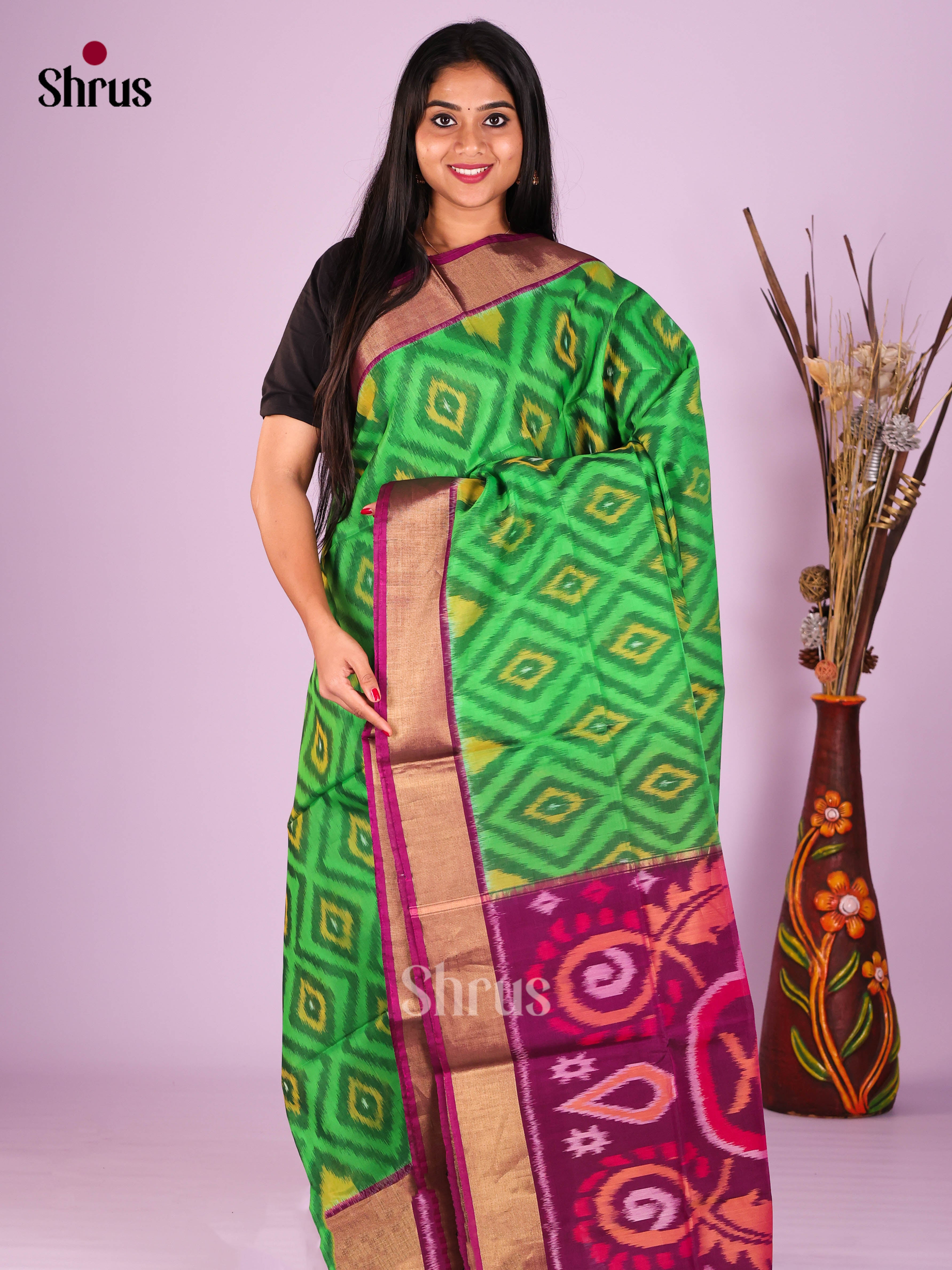 Buy Vivid Apple Green Pochampally Silk Cotton Saree With Purple Kaddi Zari Border & Ikat Pallu