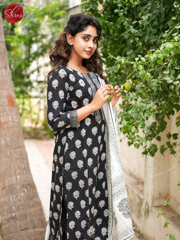 Black & White - Printed Cotton 3 Piece Readymade Salwar - Shop on ShrusEternity.com
