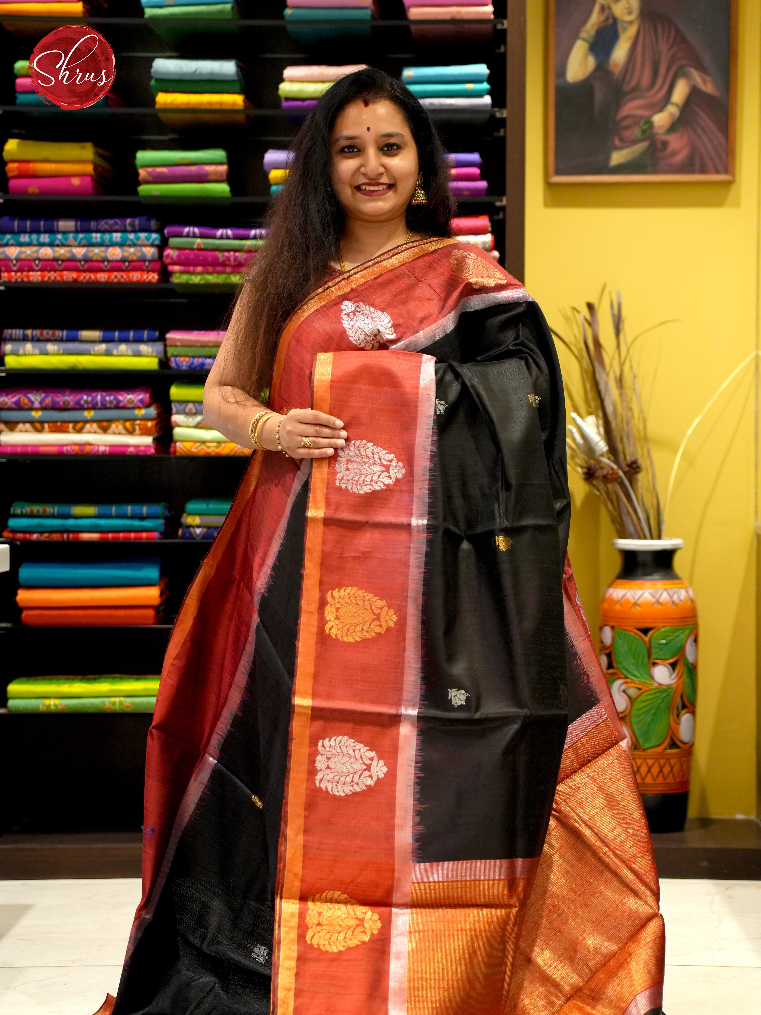 Black And Orangish Red- Raw silk Saree - Shop on ShrusEternity.com