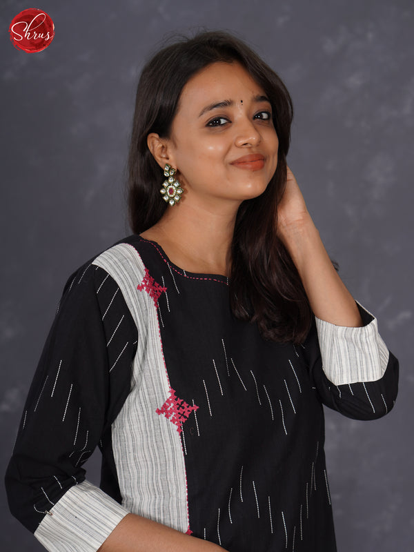 Black & White - Readymade kurti top with ikkat patch work - Shop on ShrusEternity.com