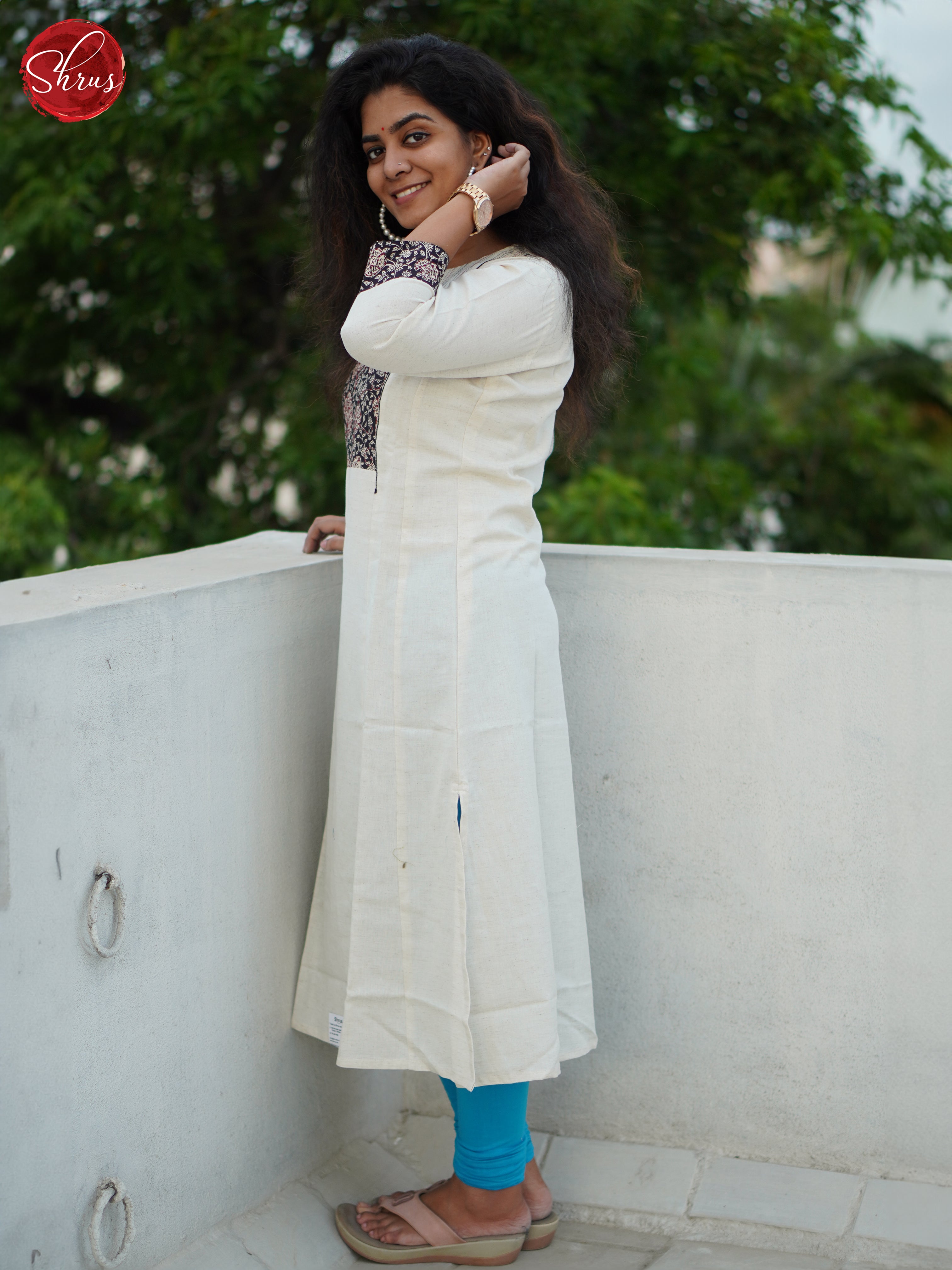 BGS19119 - Readymade kurti - Shop on ShrusEternity.com