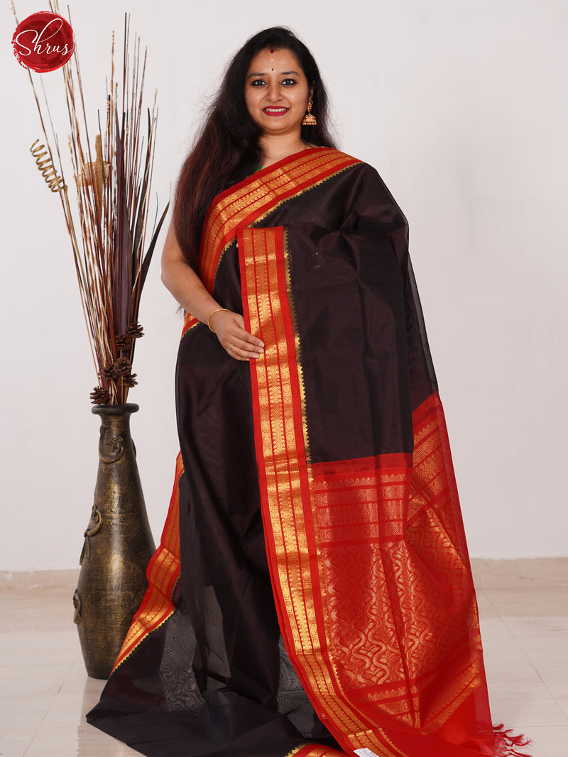 Black Red Hand Block Printed Maheswari Silk Saree – Paarijaatham.com