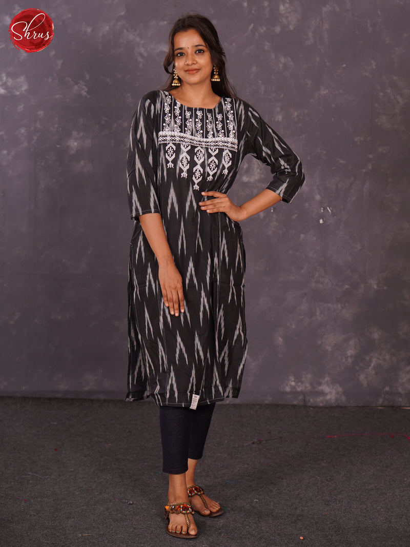 Buy online Grey Ikat A-line Kurta from Kurta Kurtis for Women by Azira for  ₹800 at 50% off | 2024 Limeroad.com