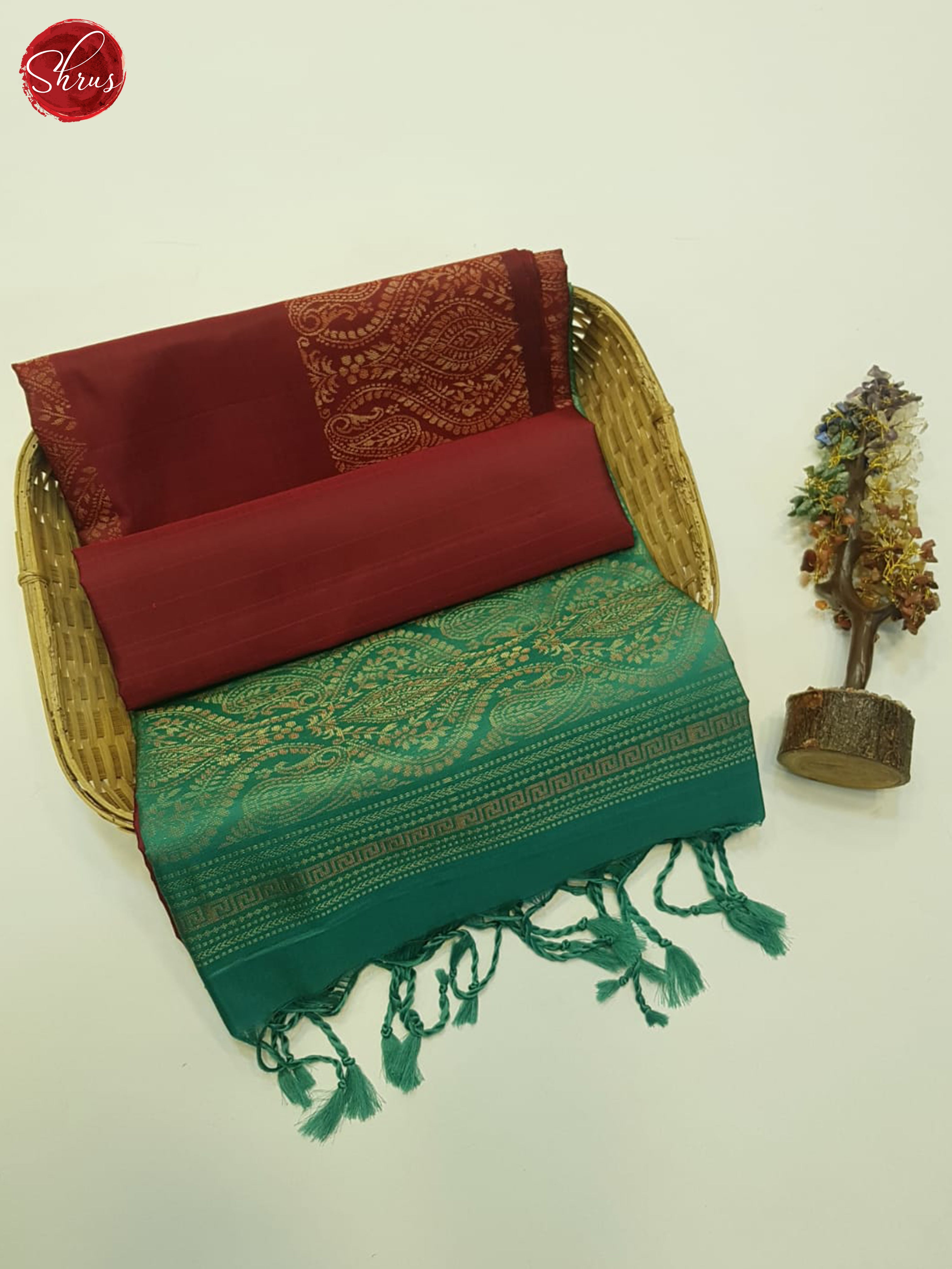 Arakku Maroon & Green- Soft silk Saree - Shop on ShrusEternity.com