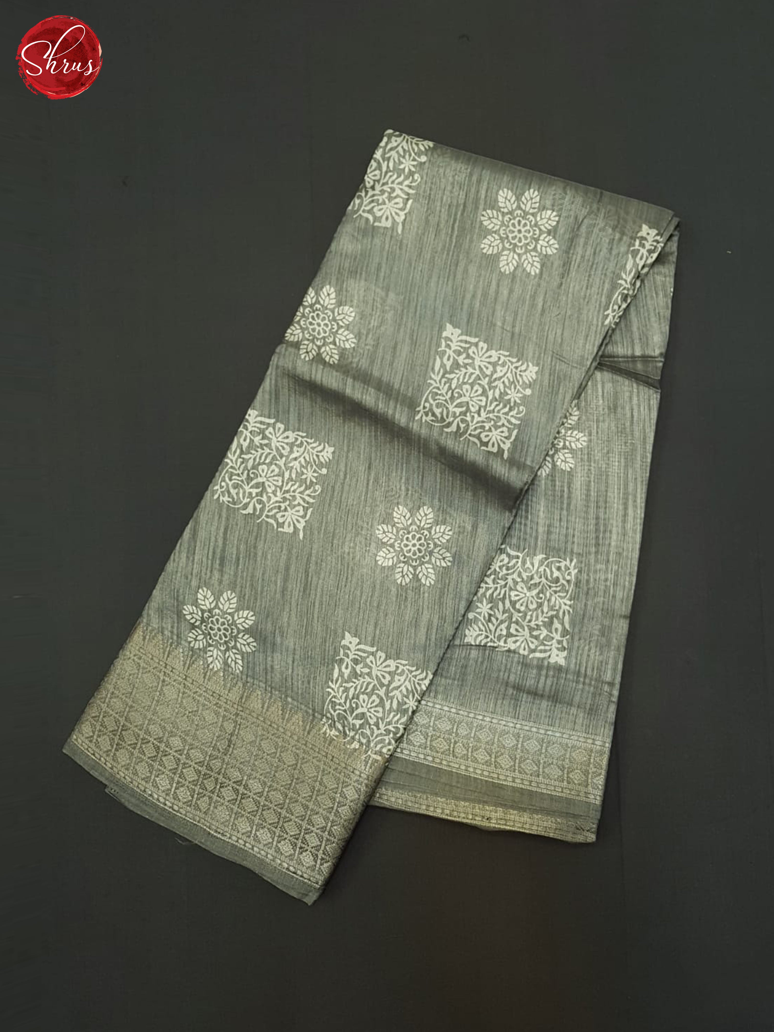 Grey(Single Tone) - Semi crepe Saree - Shop on ShrusEternity.com