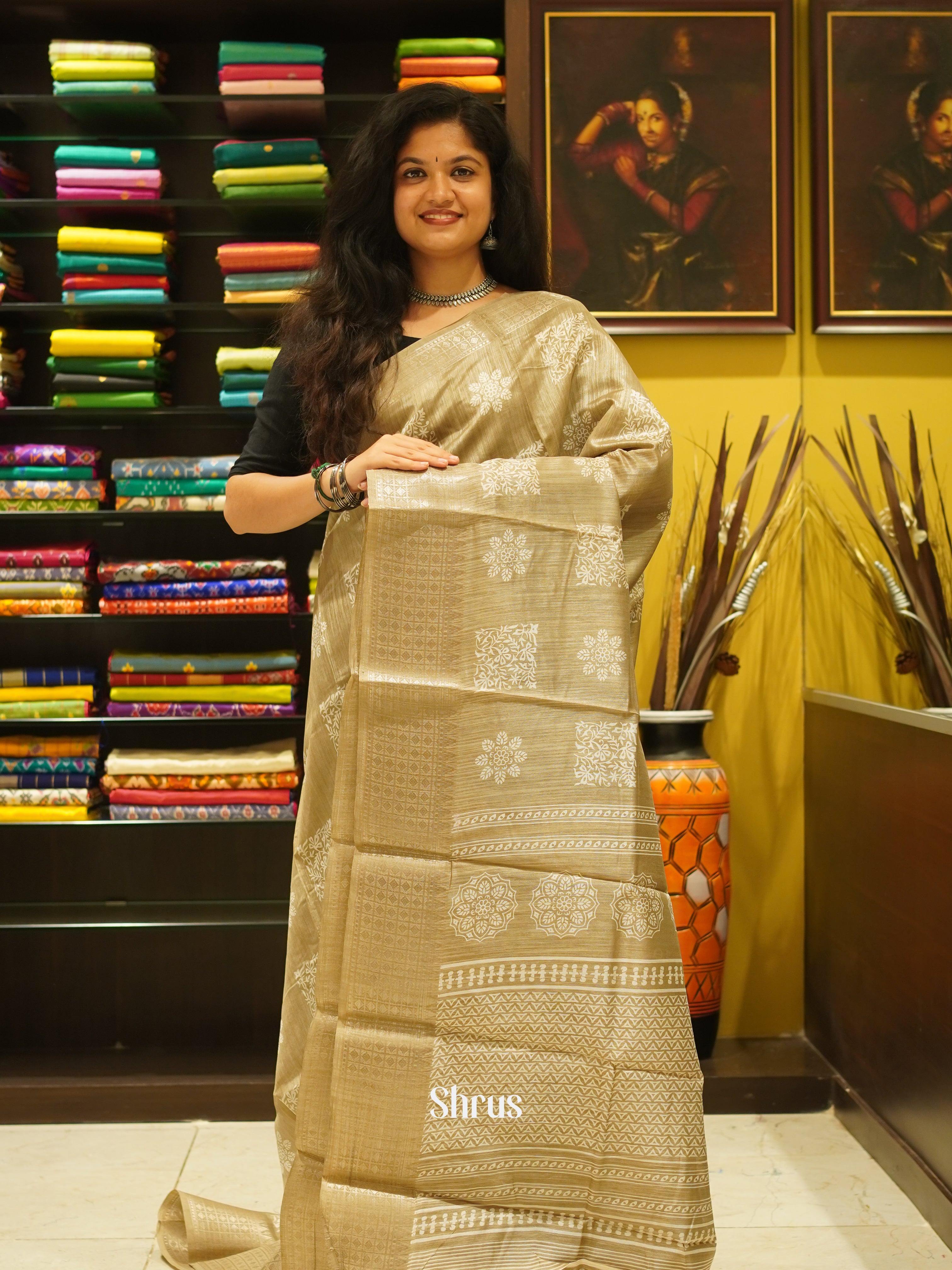 Brown(Single Tone) - Semi crepe Saree