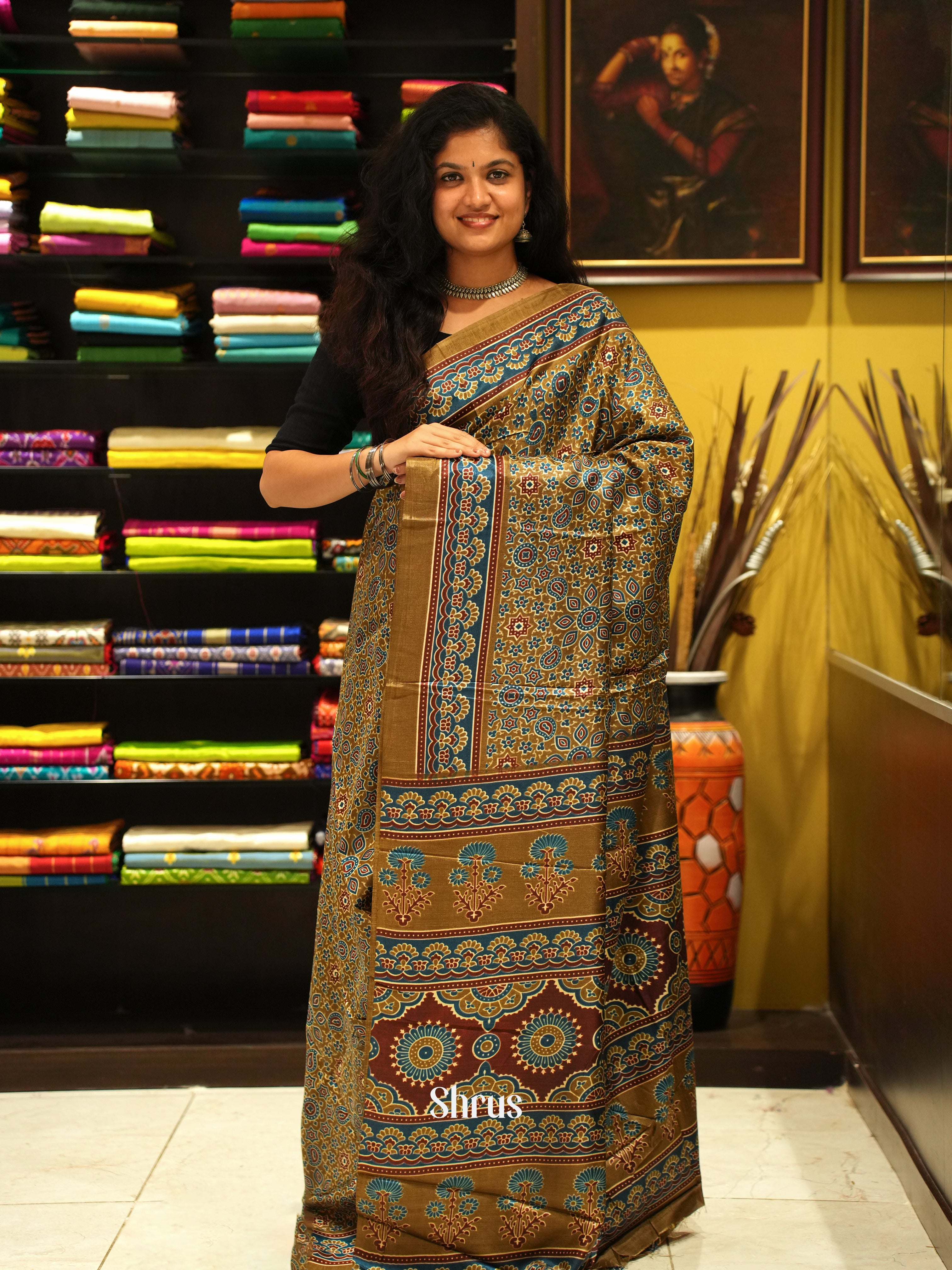 Brown(Single Tone) - Semi crepe Saree