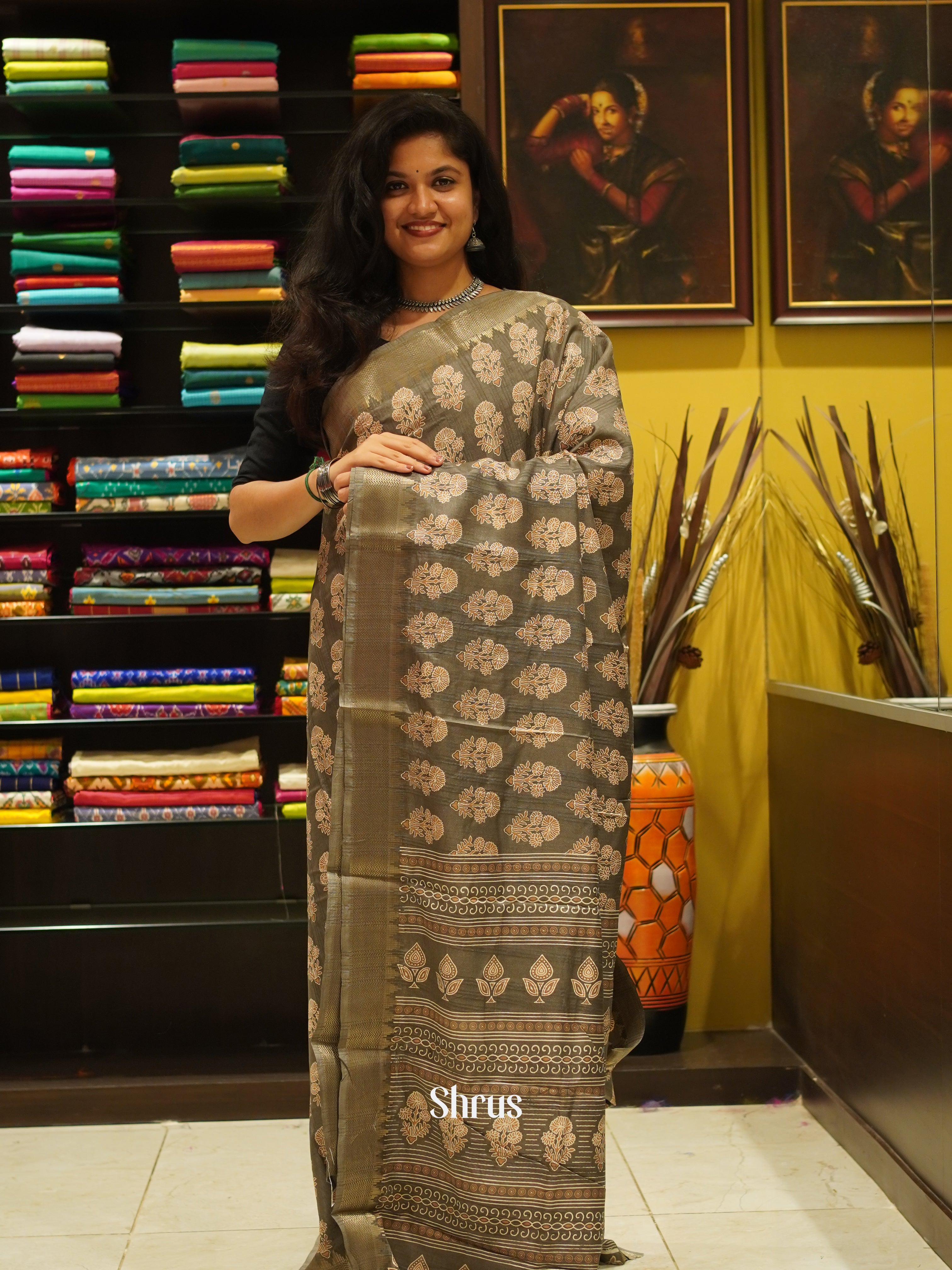 Brown(Single Tone) - Semi crepe Saree