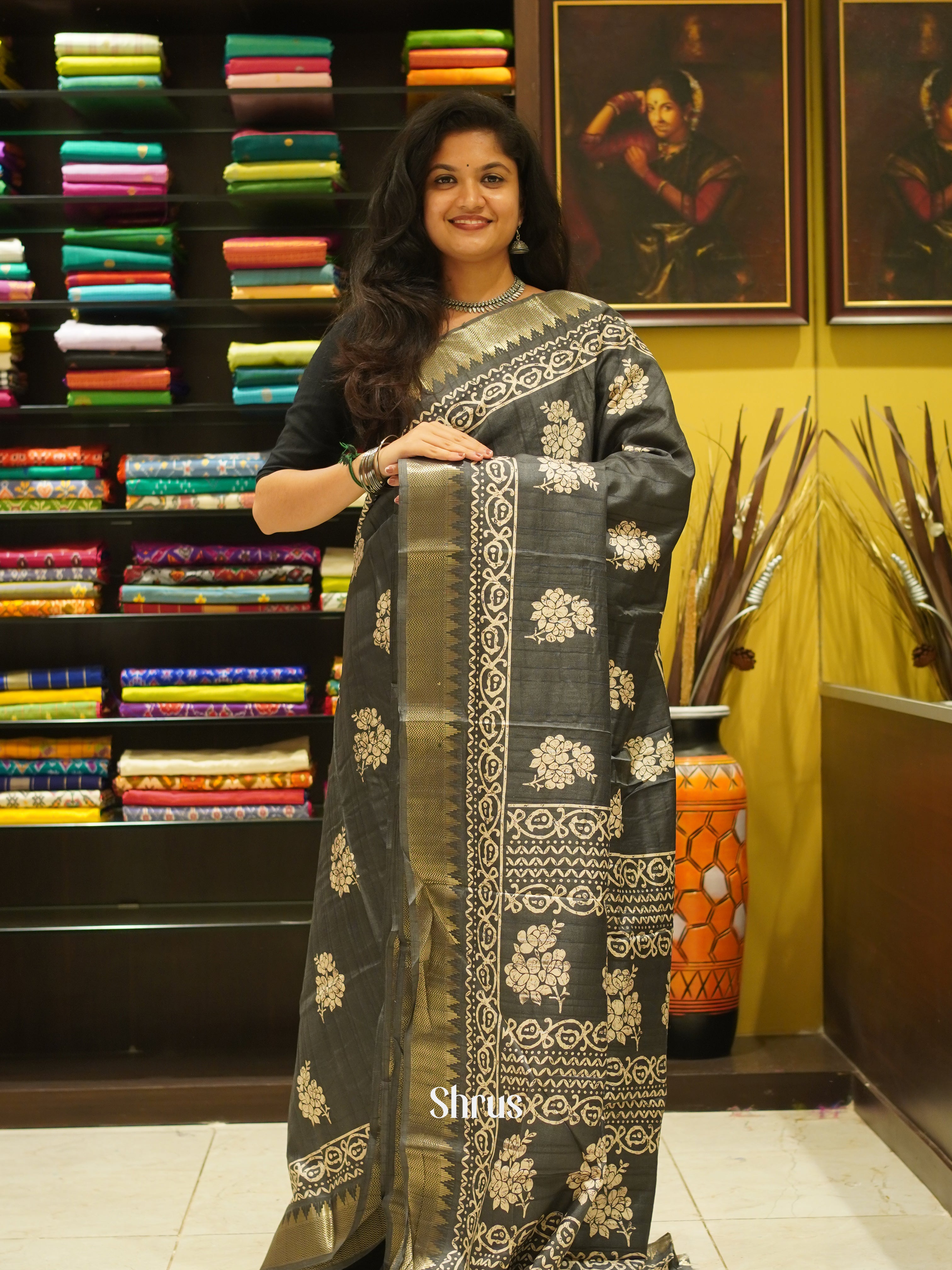 Grey(Single Tone) - Semi Crepe Saree