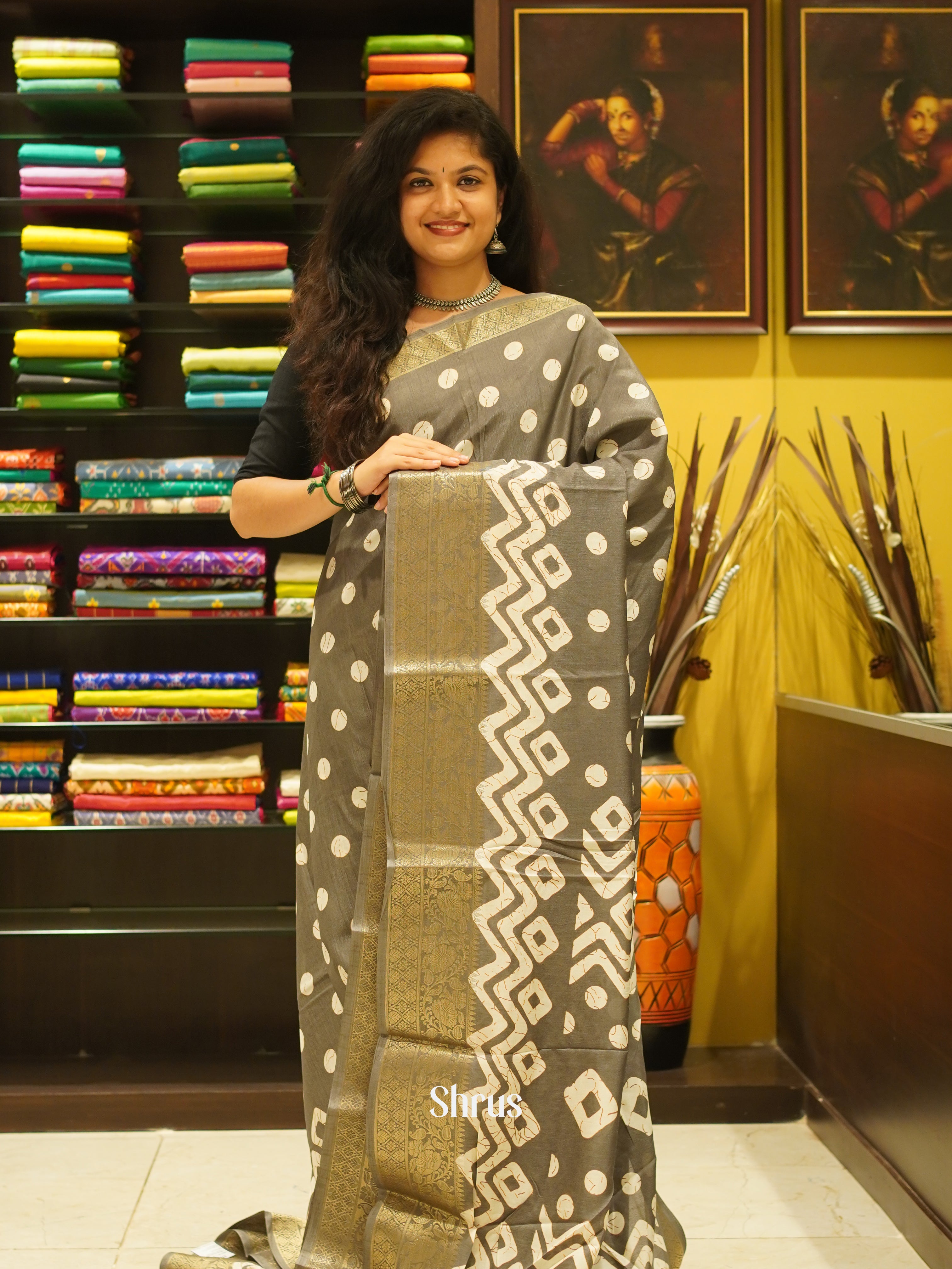 Grey(Single Tone) - Semi Crepe Saree