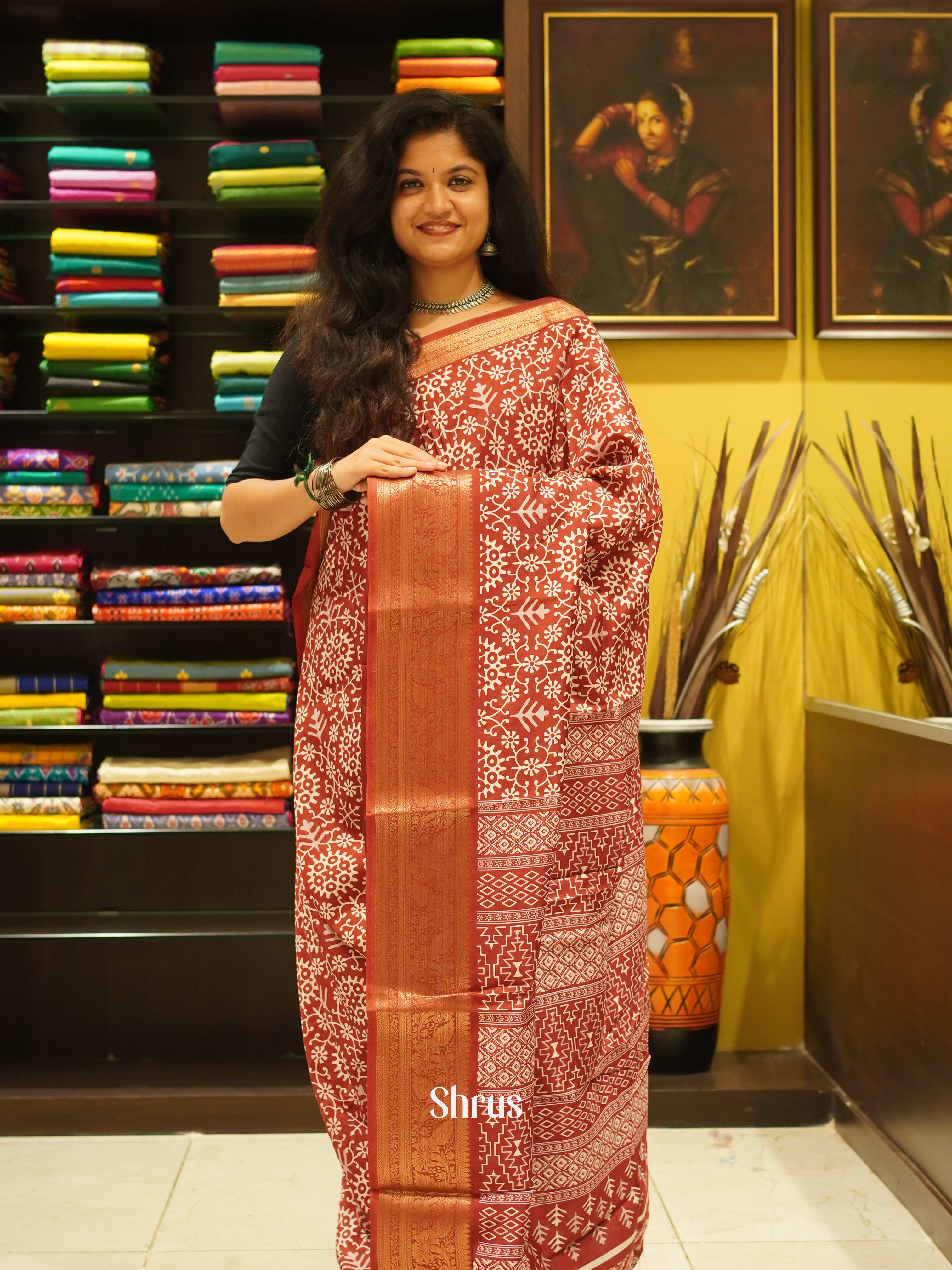 Red(Single Tone) - Semi crepe Saree