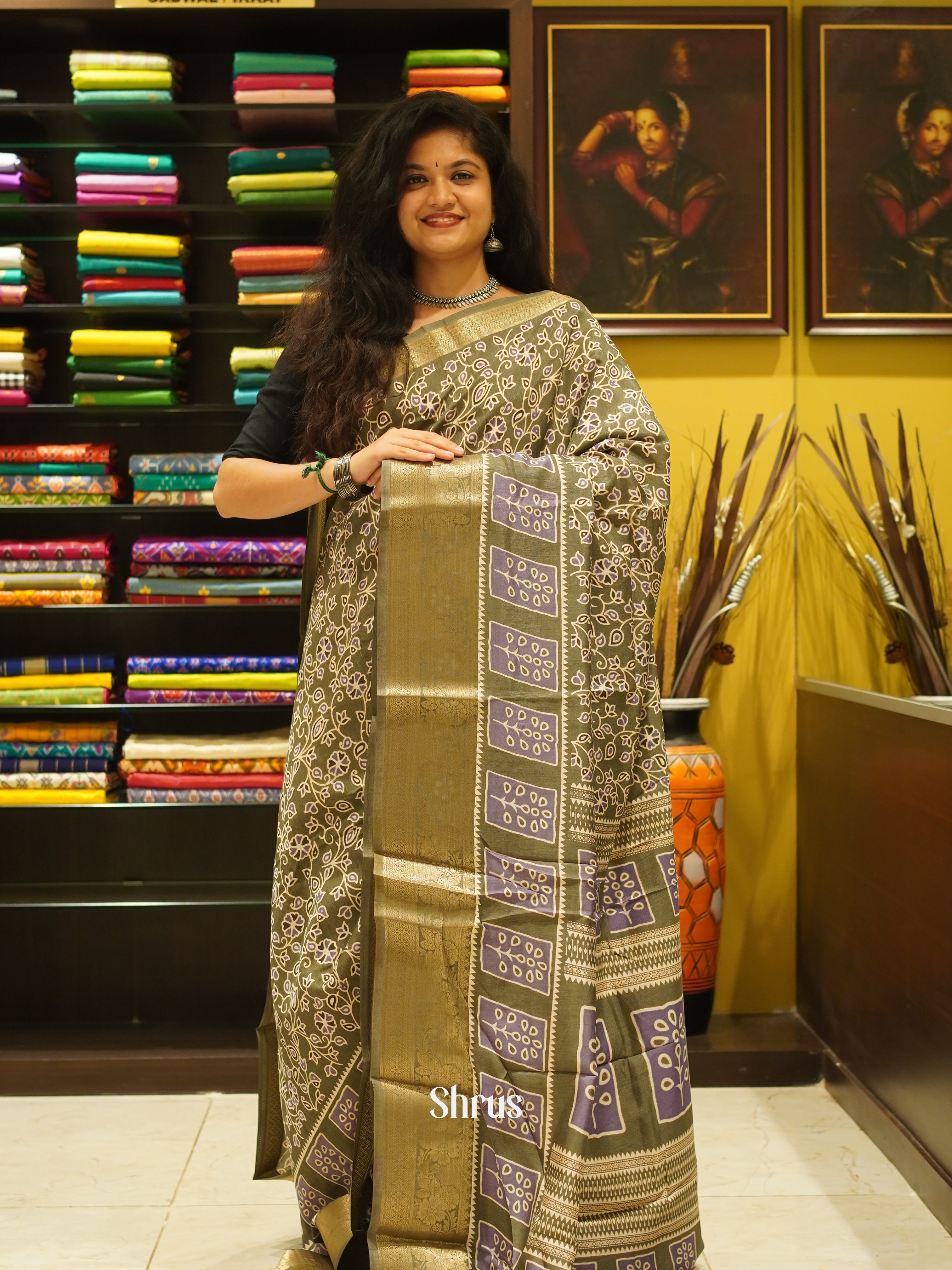 Grey(single Tone)- Semi crepe Saree