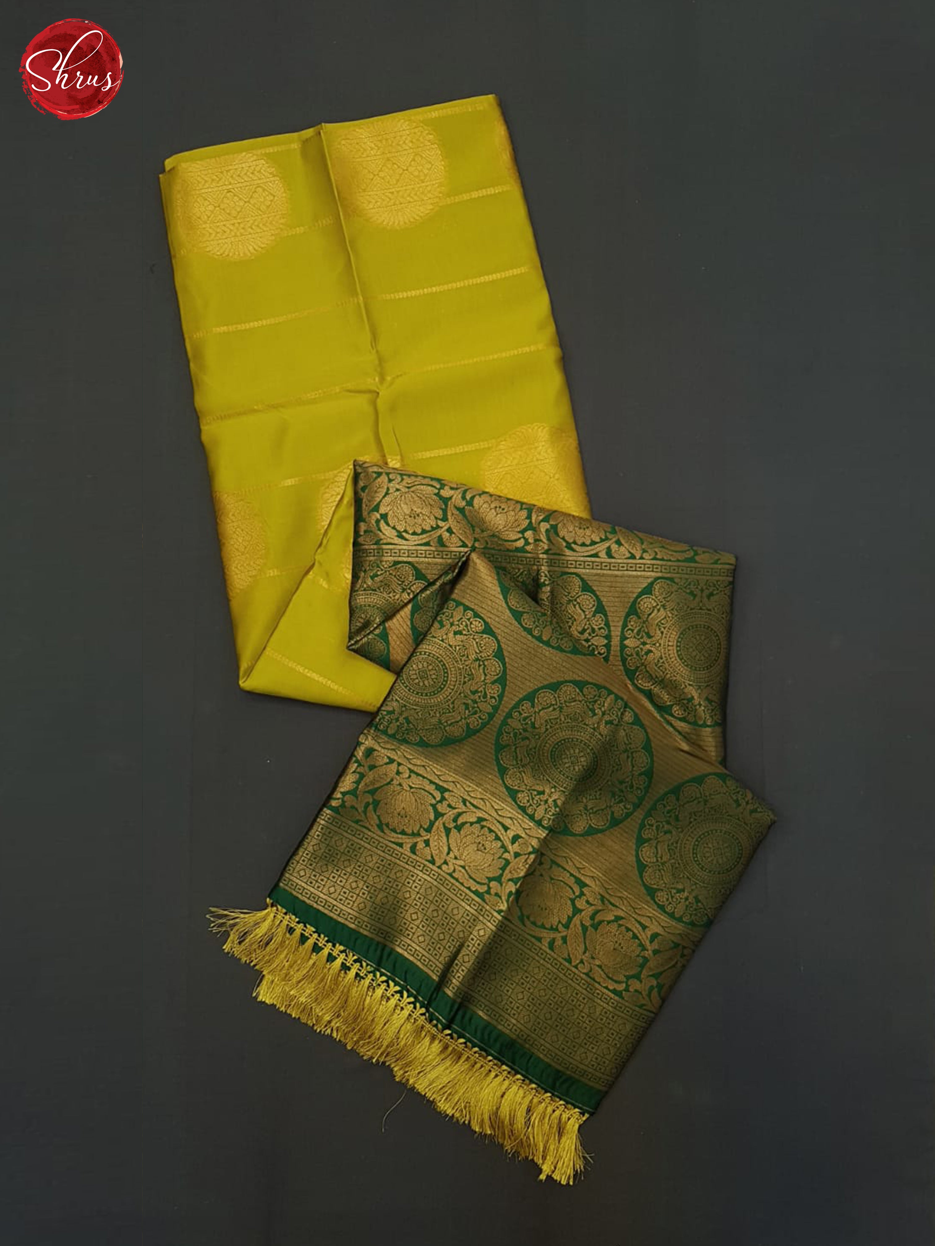 Mathulir Green & green- Semi Soft Silk Saree - Shop on ShrusEternity.com