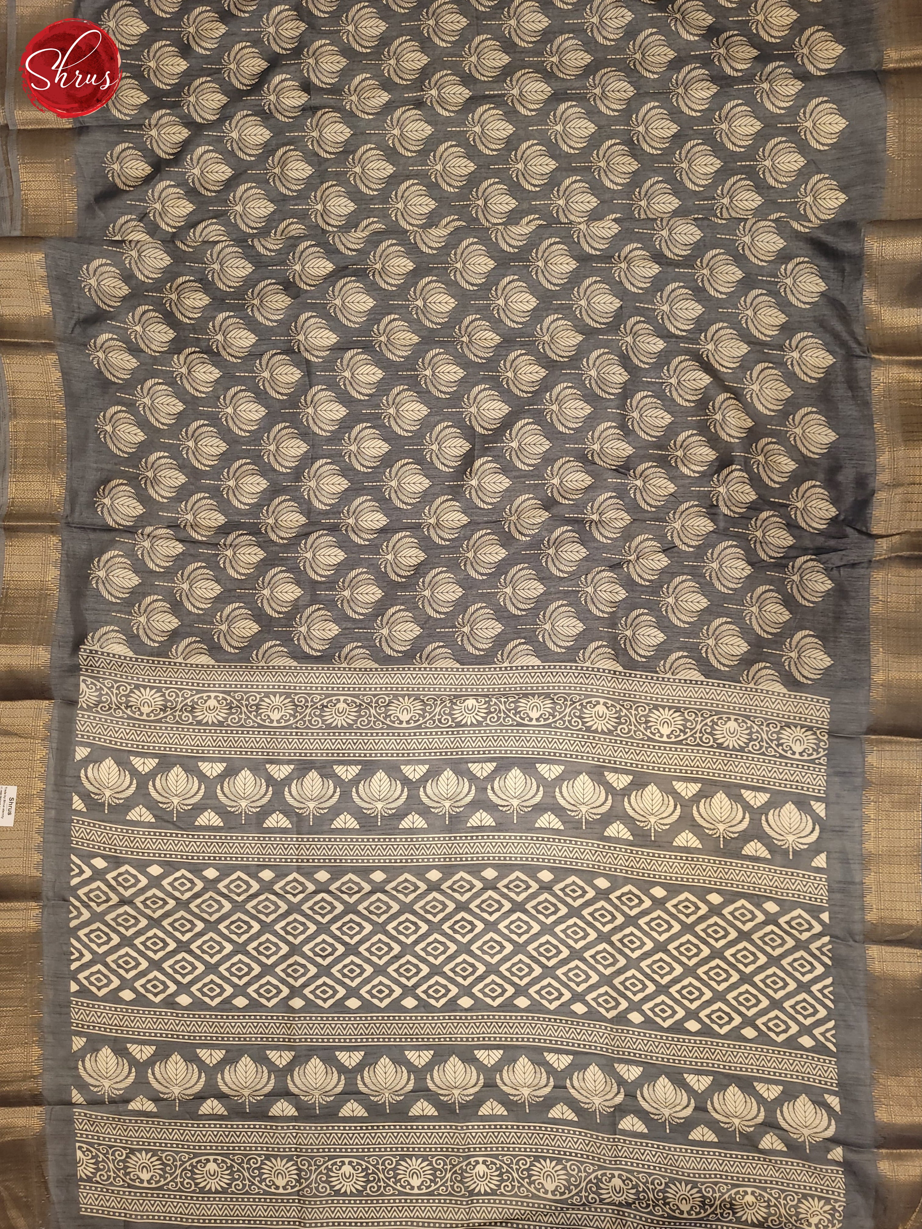 Grey(SIngle Tone) - Semi Crepe Saree - Shop on ShrusEternity.com