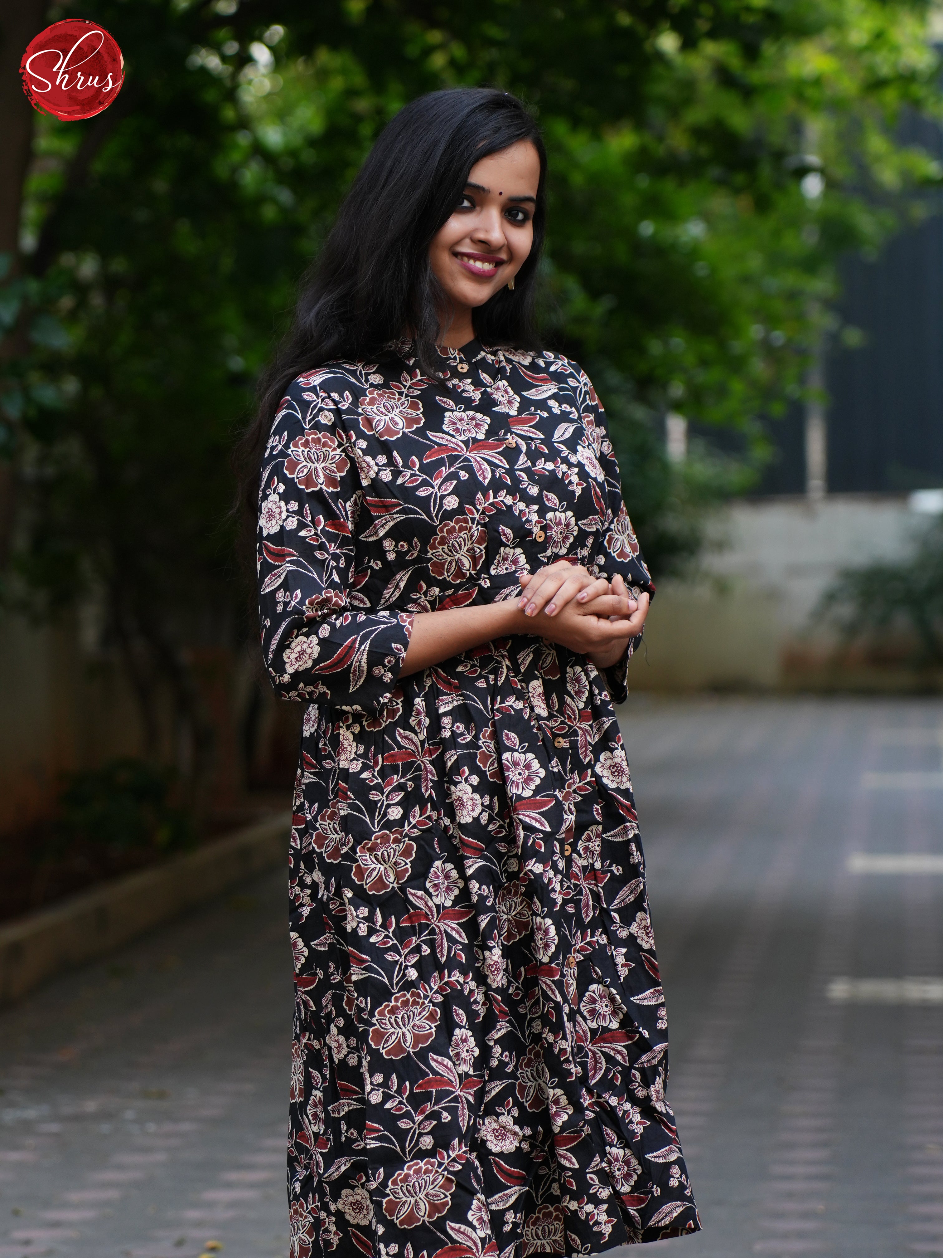 Black  - Floral printed Readymade Kurti - Shop on ShrusEternity.com