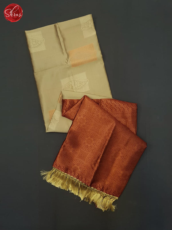 beige and araku maroon- Semi Soft Silk Saree - Shop on ShrusEternity.com