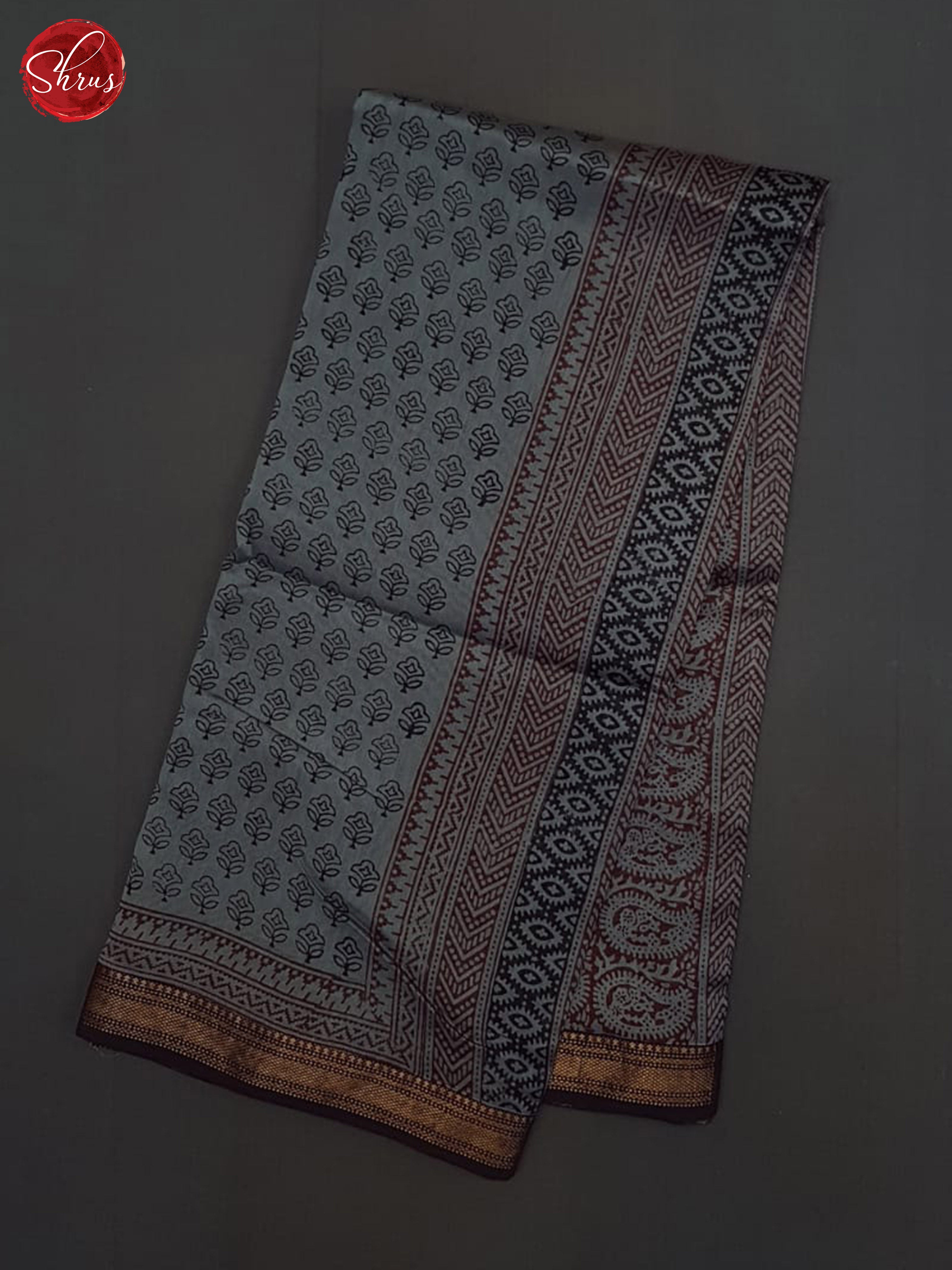 Grey And Black-Maheshwari Silk Cotton Saree - Shop on ShrusEternity.com