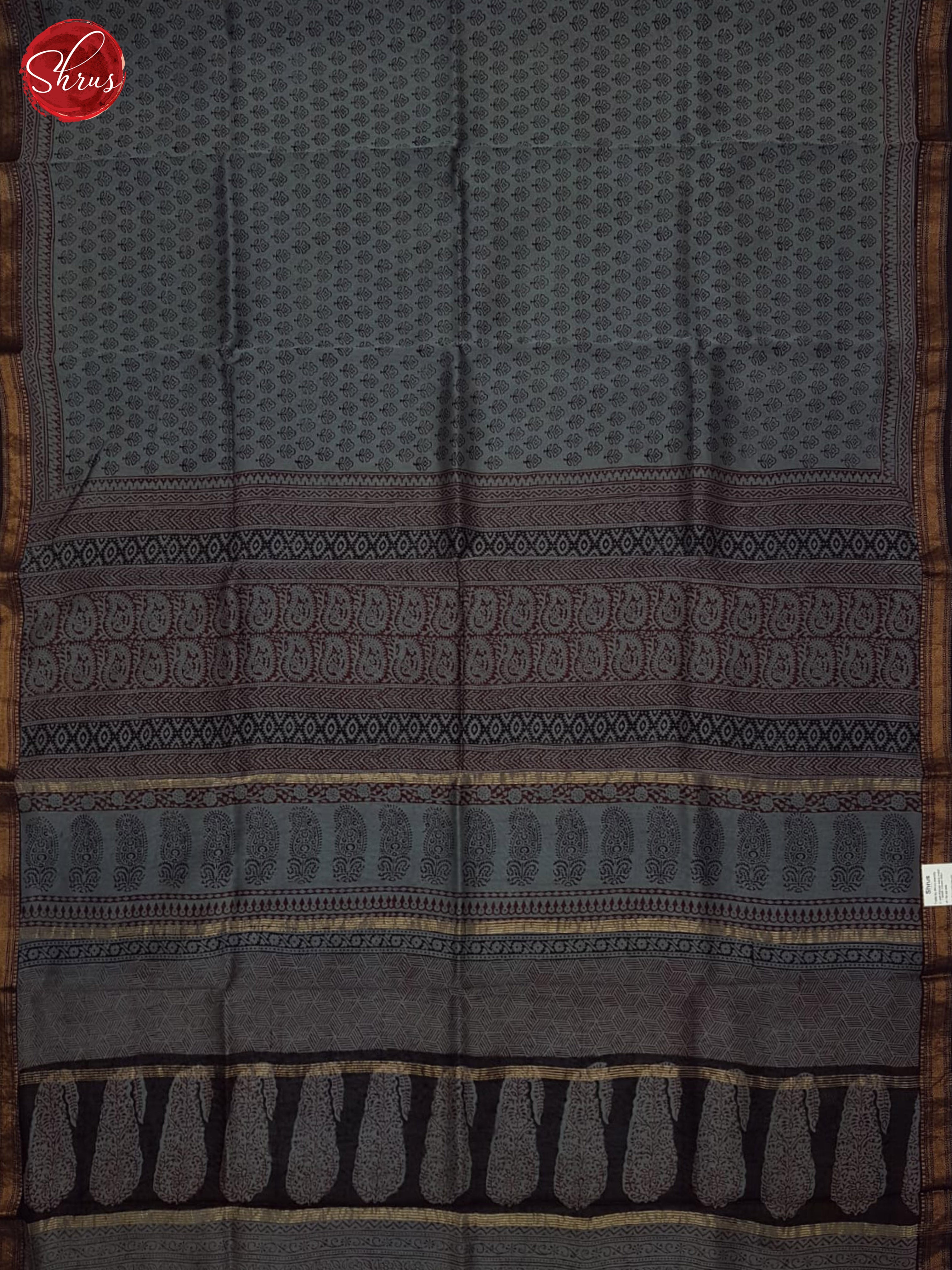 Grey And Black-Maheshwari Silk Cotton Saree - Shop on ShrusEternity.com