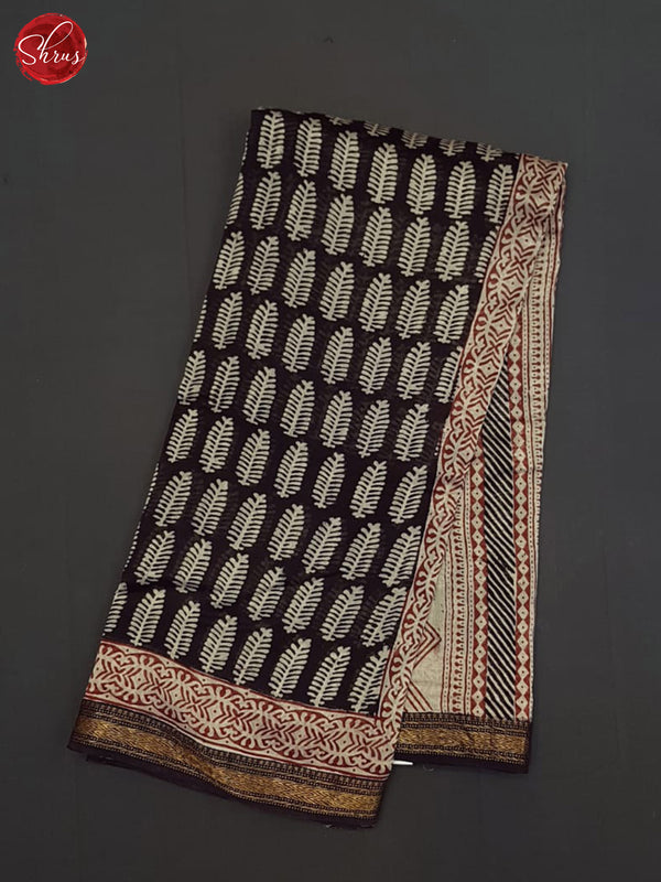 Black And Cream-Maheshwari Silk Cotton Saree - Shop on ShrusEternity.com