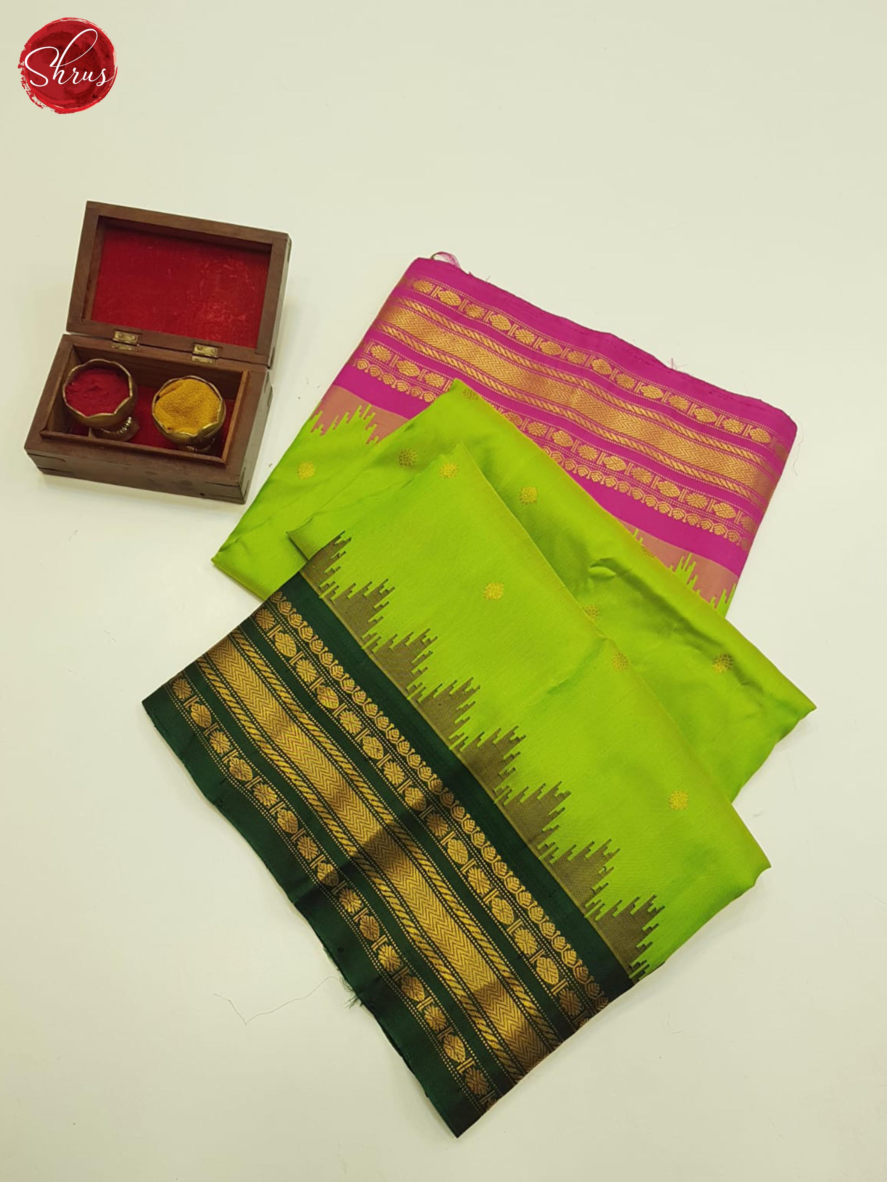 Green And Pink-Gadwal Silk Saree(Ganga Jamuna Border) - Shop on ShrusEternity.com