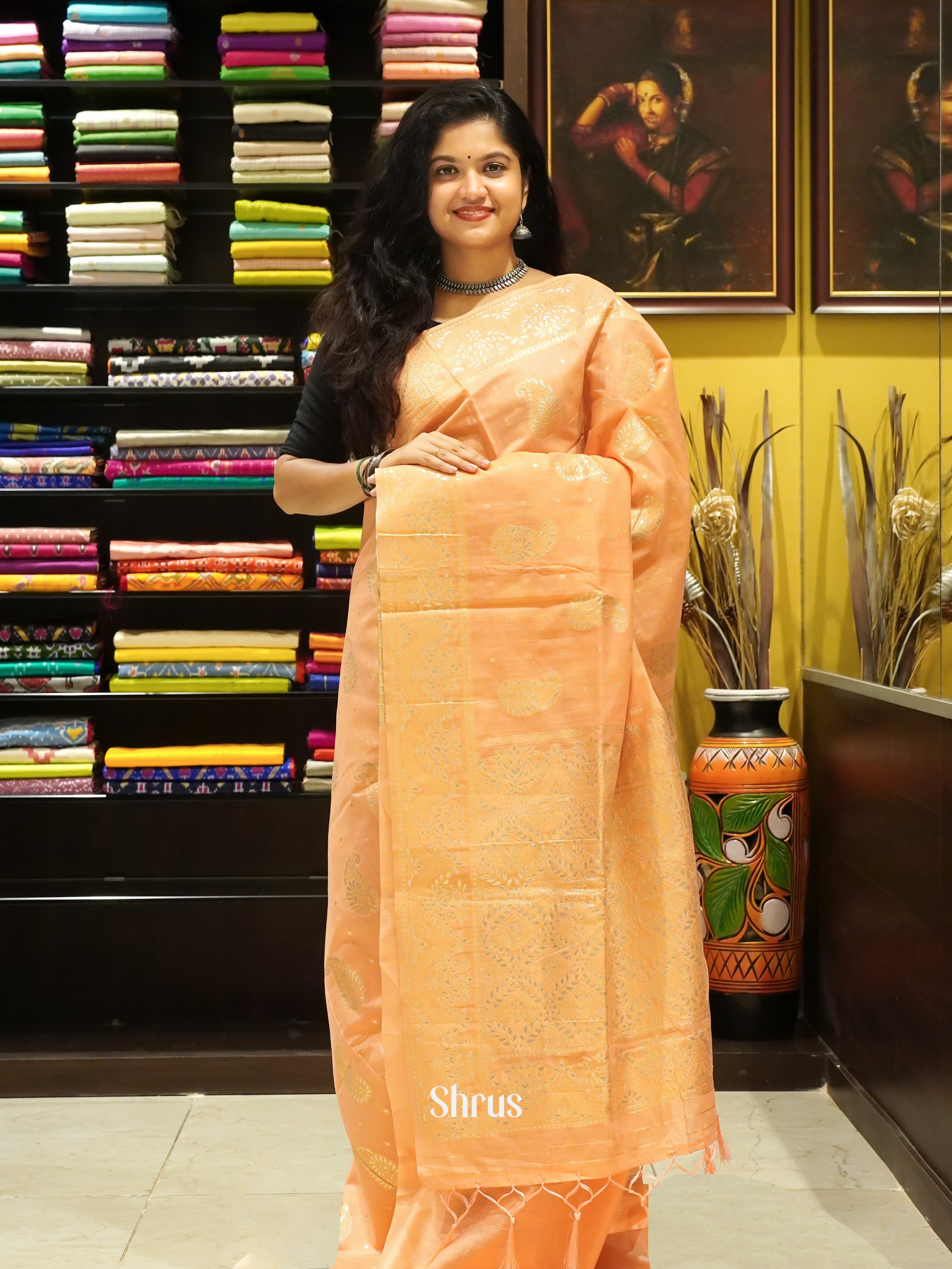 Peach(Single Tone)-Art Linen with zari woven paisleys motifs on the body &Zari Border