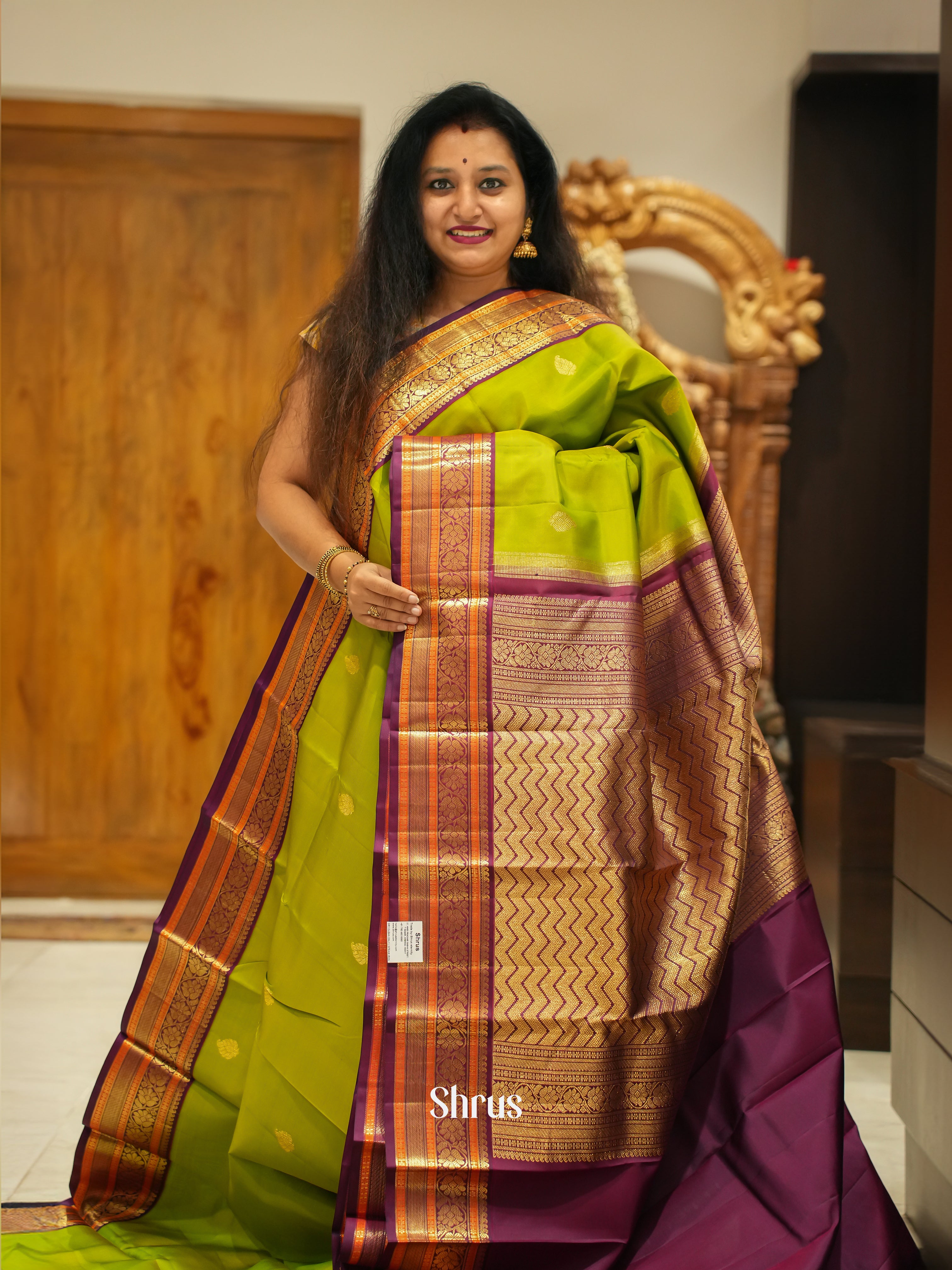 Green & Brown - Korvai Kanchipuram Silk with zari buttas on the body & Zari Border