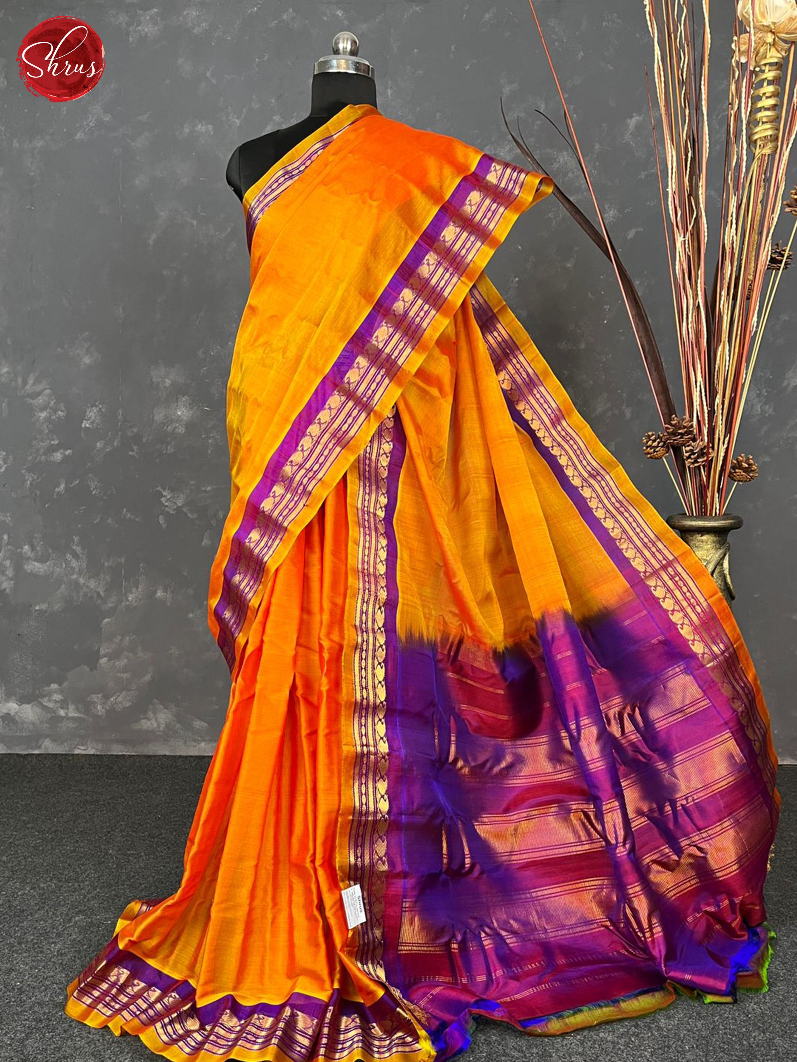 BES31546 - Gadwal Silk Cotton Saree - Shop on ShrusEternity.com