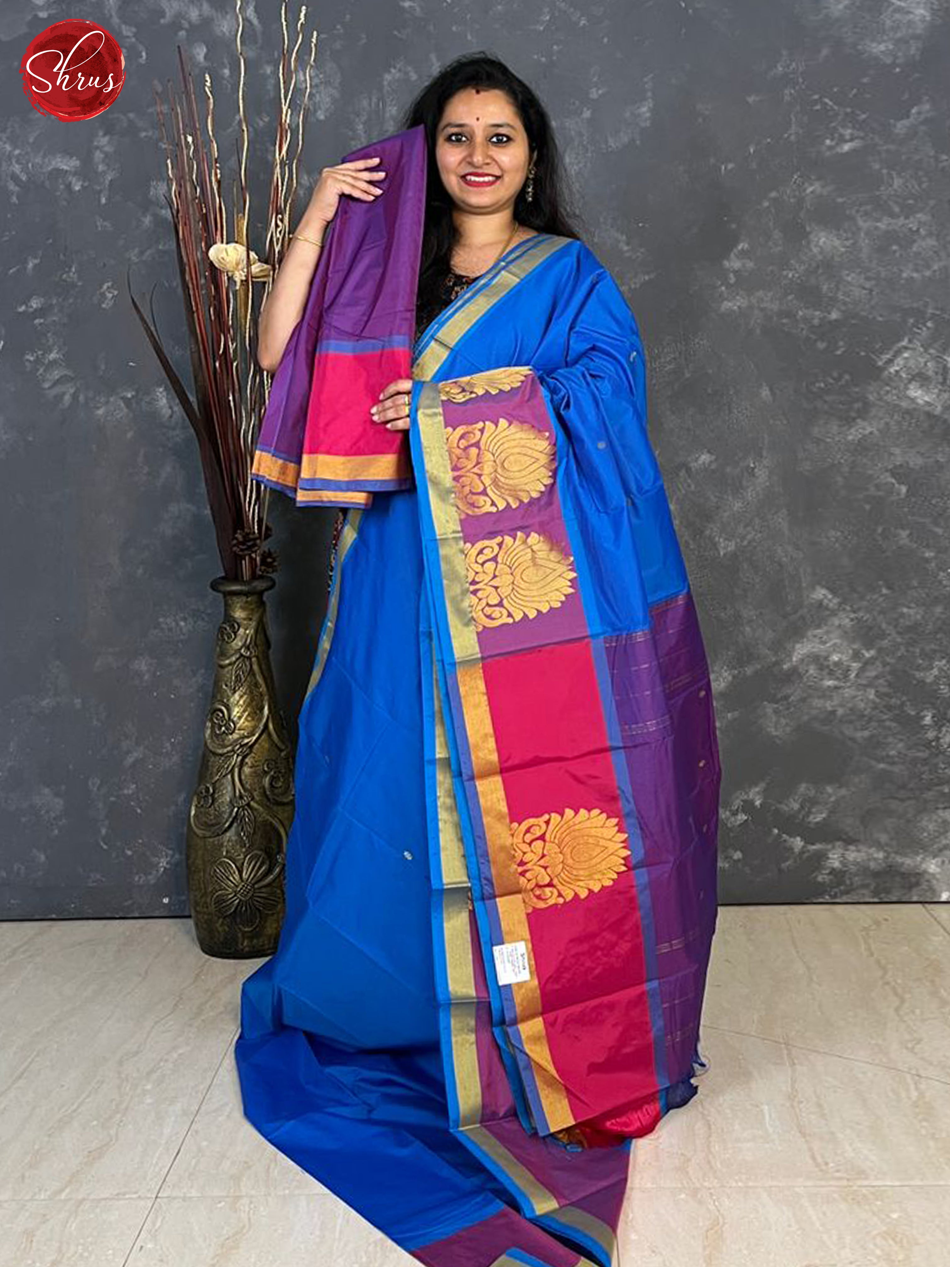 BFS2122 - Semi softsilk Saree - Shop on ShrusEternity.com