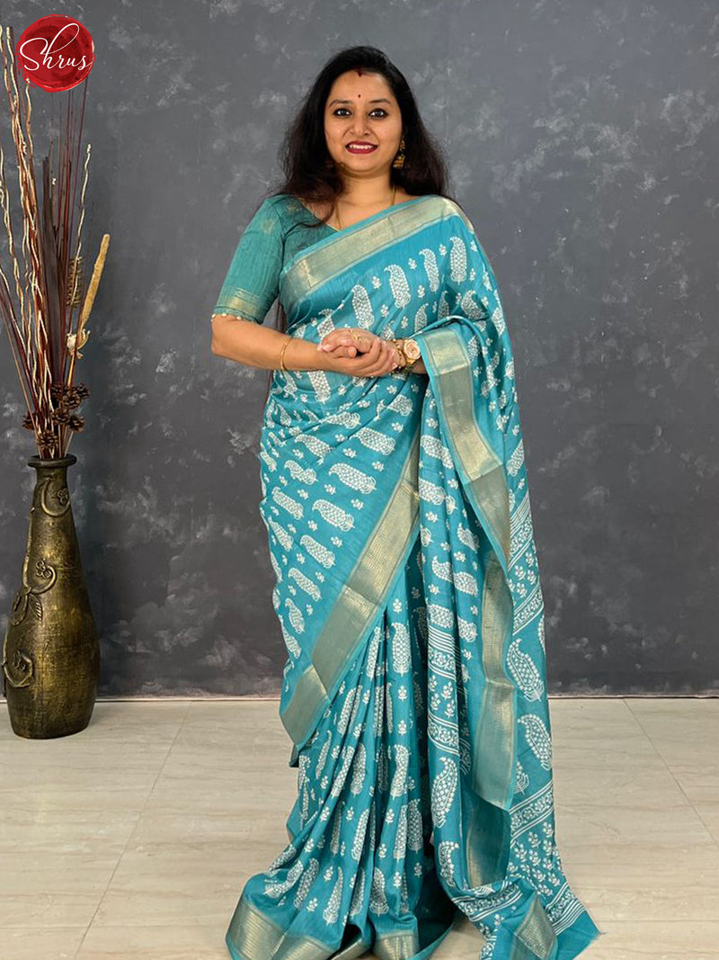 Crepe Pure Silk Saree/ Blue Embroidered Saree Blue Crepe Saree Holi  Sareesareeshipsfromusa Piranusa Saree - Etsy