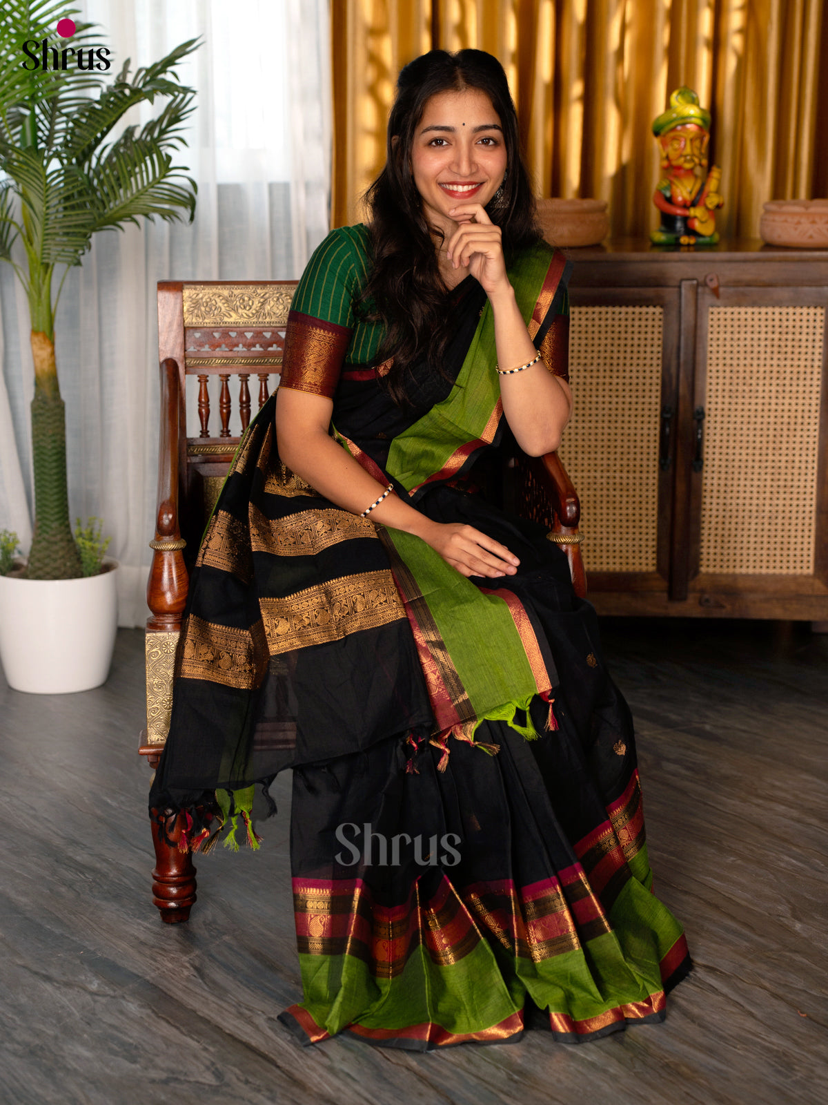 Mystique Black Chettinad Sarees With Plain Body, Green Border & Zari Pallu