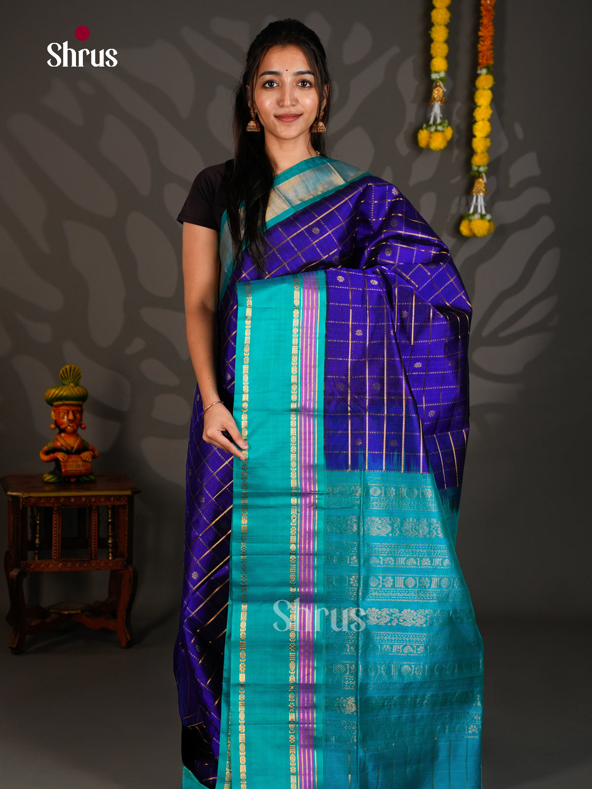 Buy Majestic Blue Silk Cotton Saree with Zari Checks, Buttas, Teal Rettapet Border & Pallu