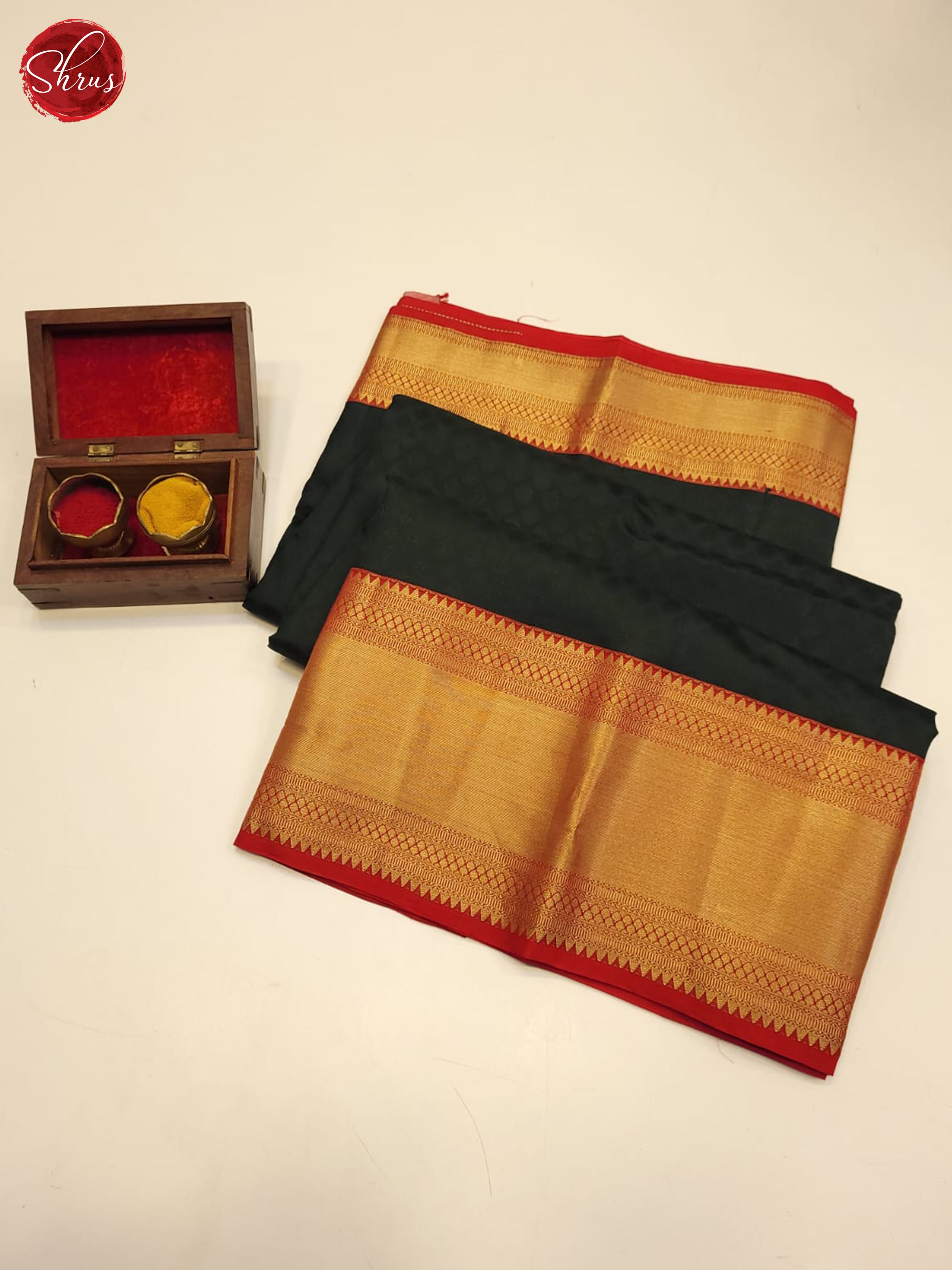 Bottle green and Red-Kanchipiram silk saree - Shop on ShrusEternity.com