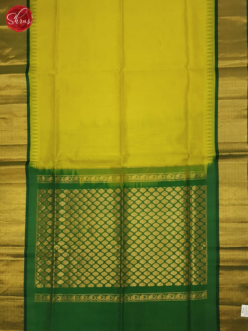Mathulir Green And Green- Silk Cotton Saree - Shop on ShrusEternity.com