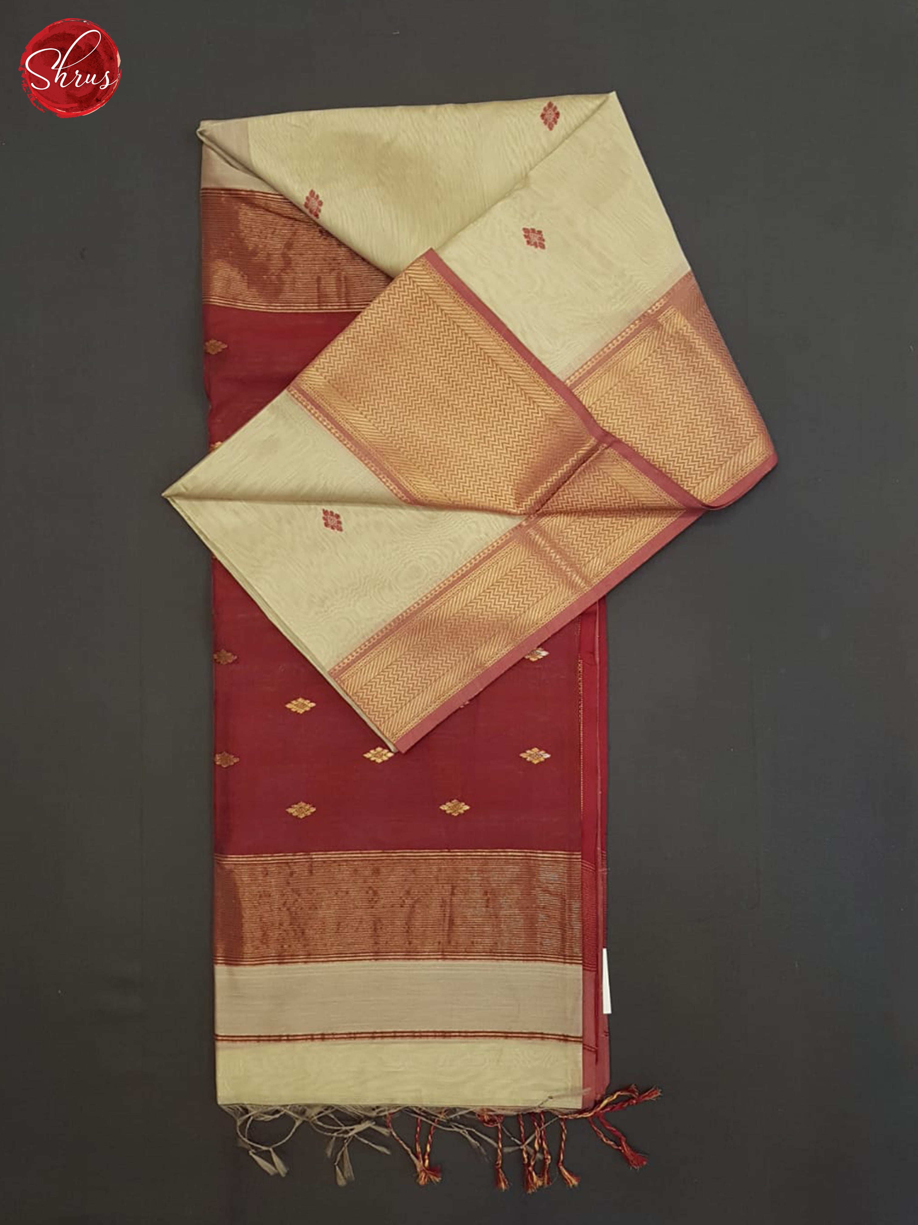 Beige And Maroon- Maheshwari Silk Cotton Saree - Shop on ShrusEternity.com