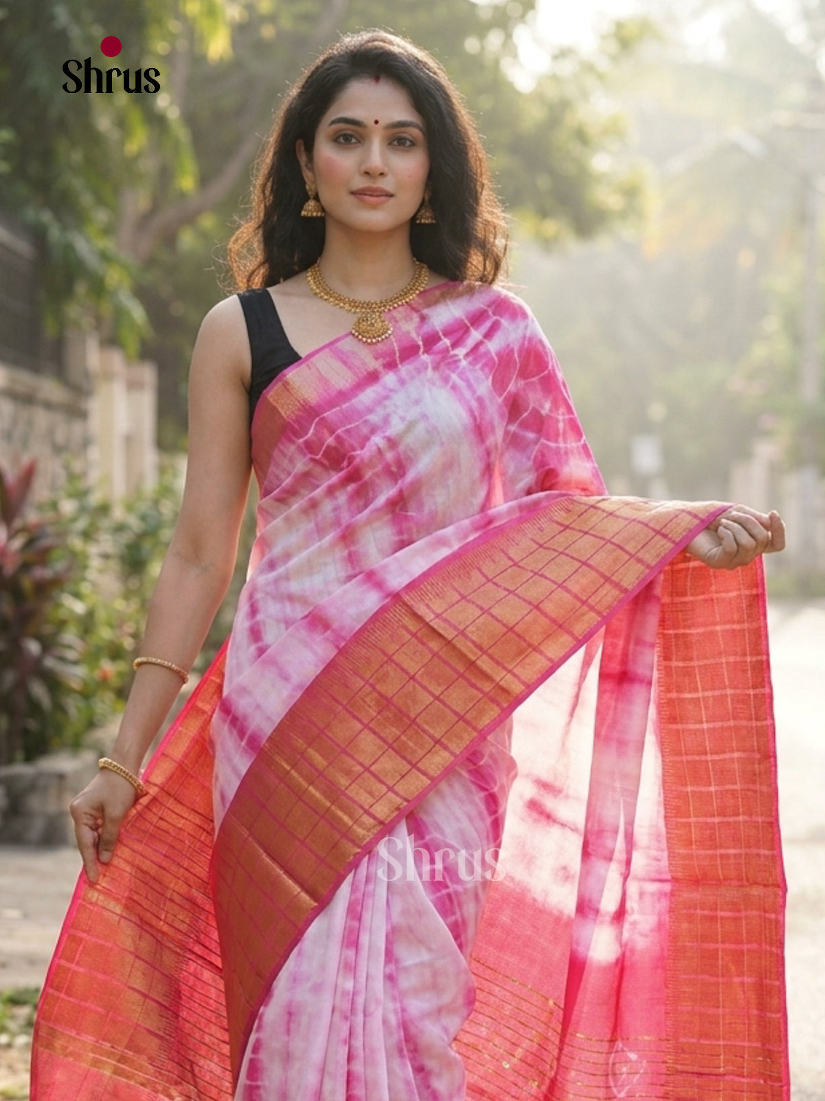 Cream And Pink- Shibori Saree