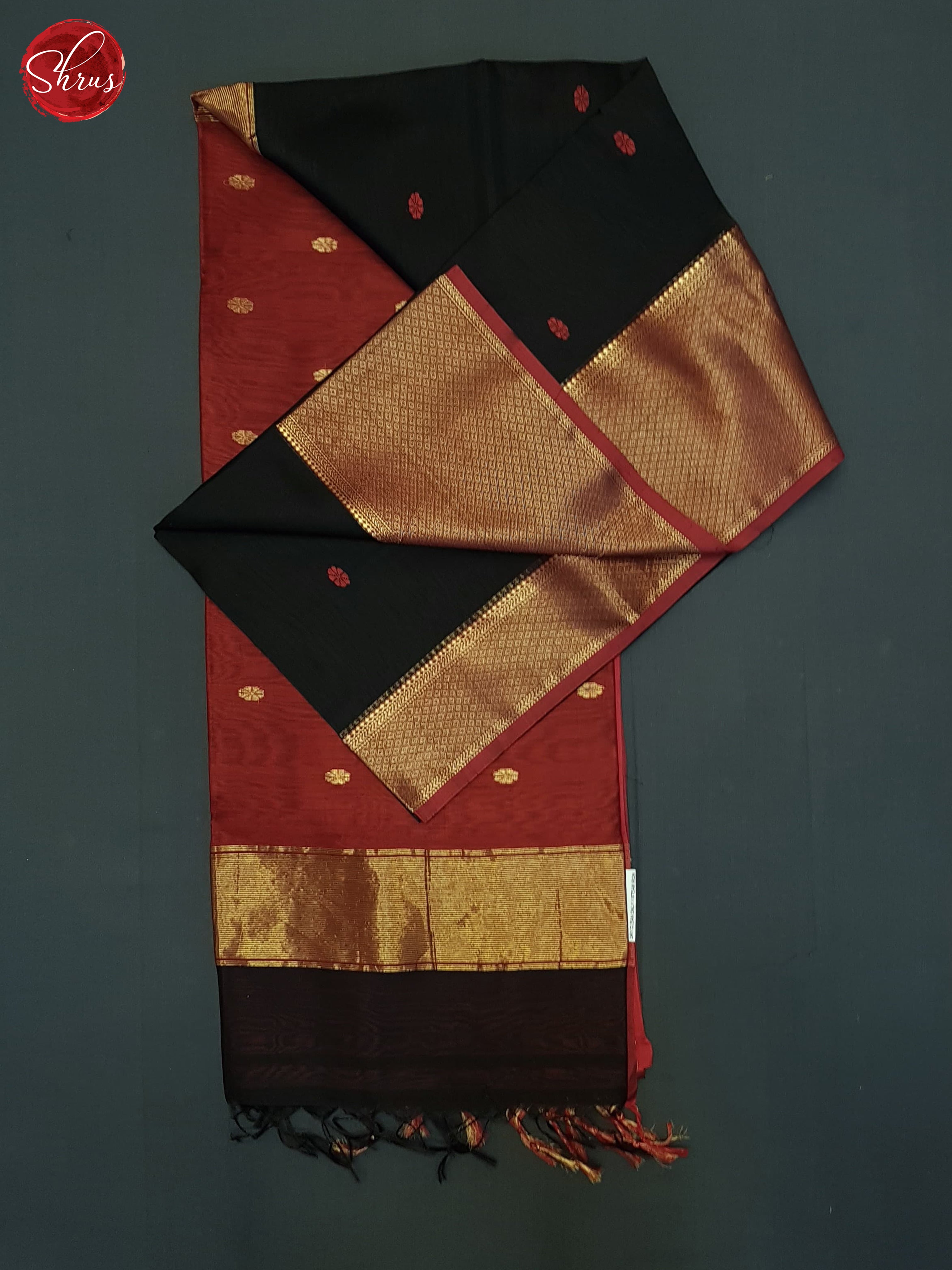 Black And Red- Maheshwari Silk Cotton Saree - Shop on ShrusEternity.com