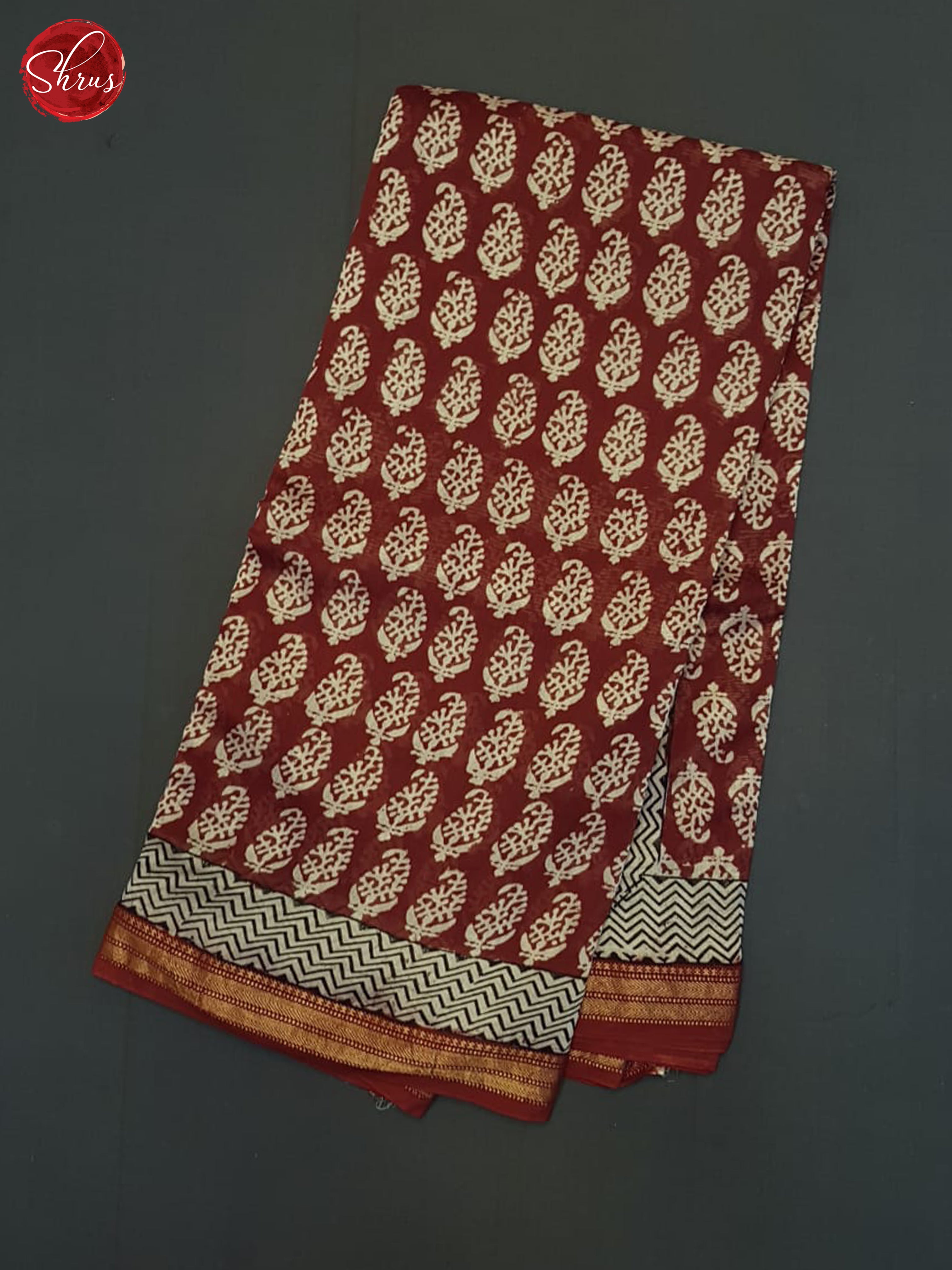 Red And Cream- Maheshwari Silk Cotton Saree - Shop on ShrusEternity.com