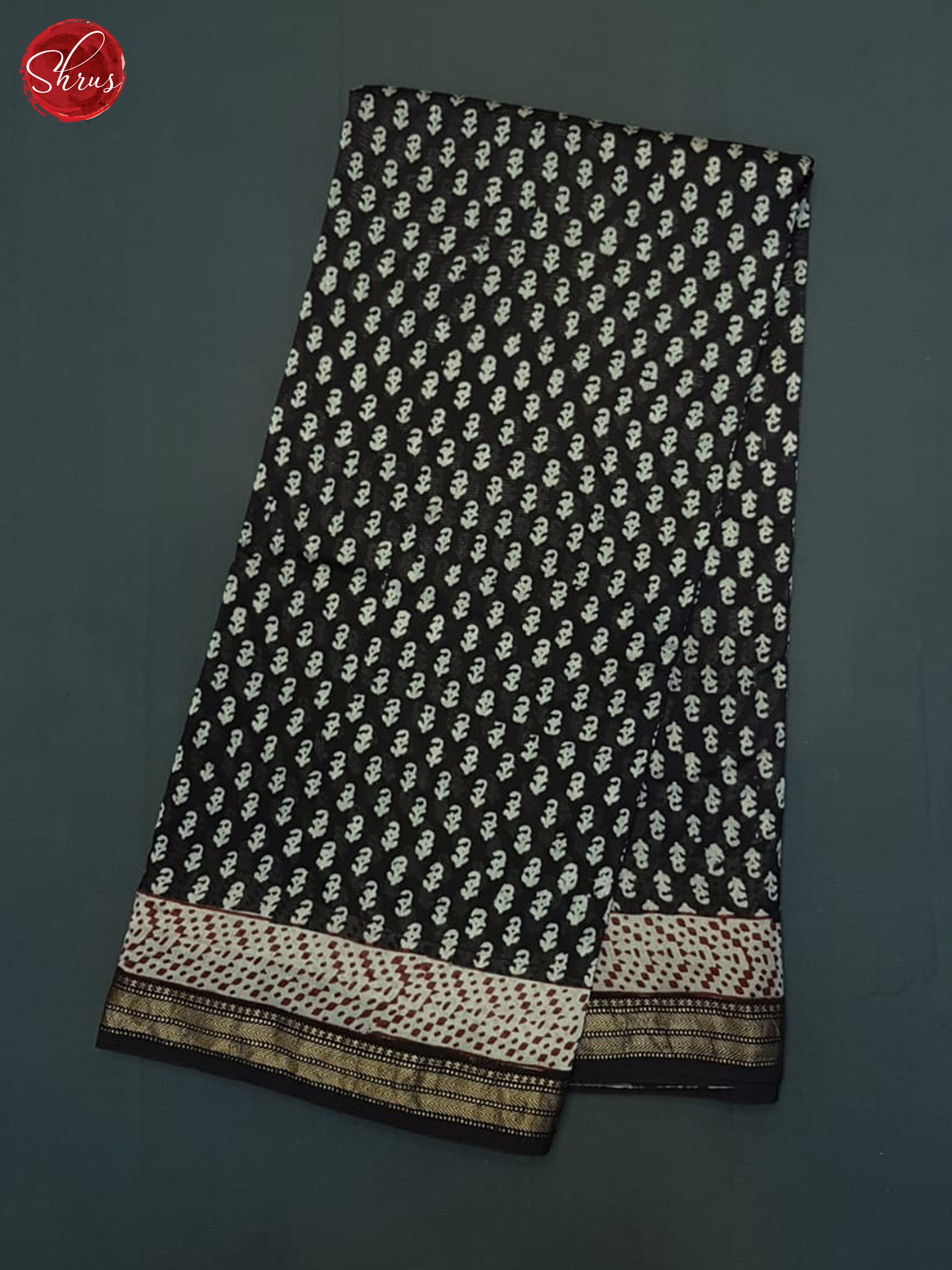 Black And Cream- Maheshwari Silk Cotton Saree - Shop on ShrusEternity.com