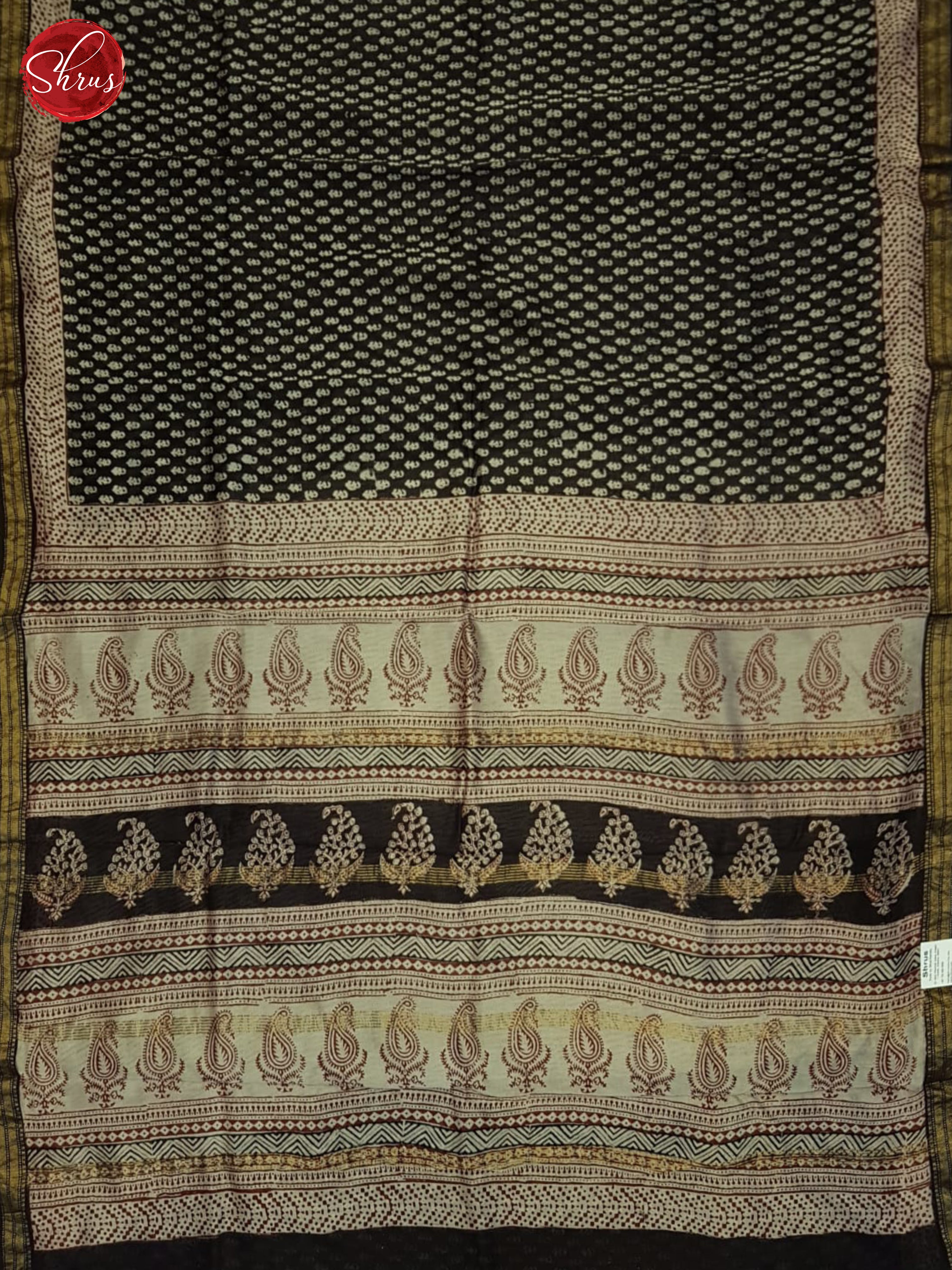 Black And Cream- Maheshwari Silk Cotton Saree - Shop on ShrusEternity.com
