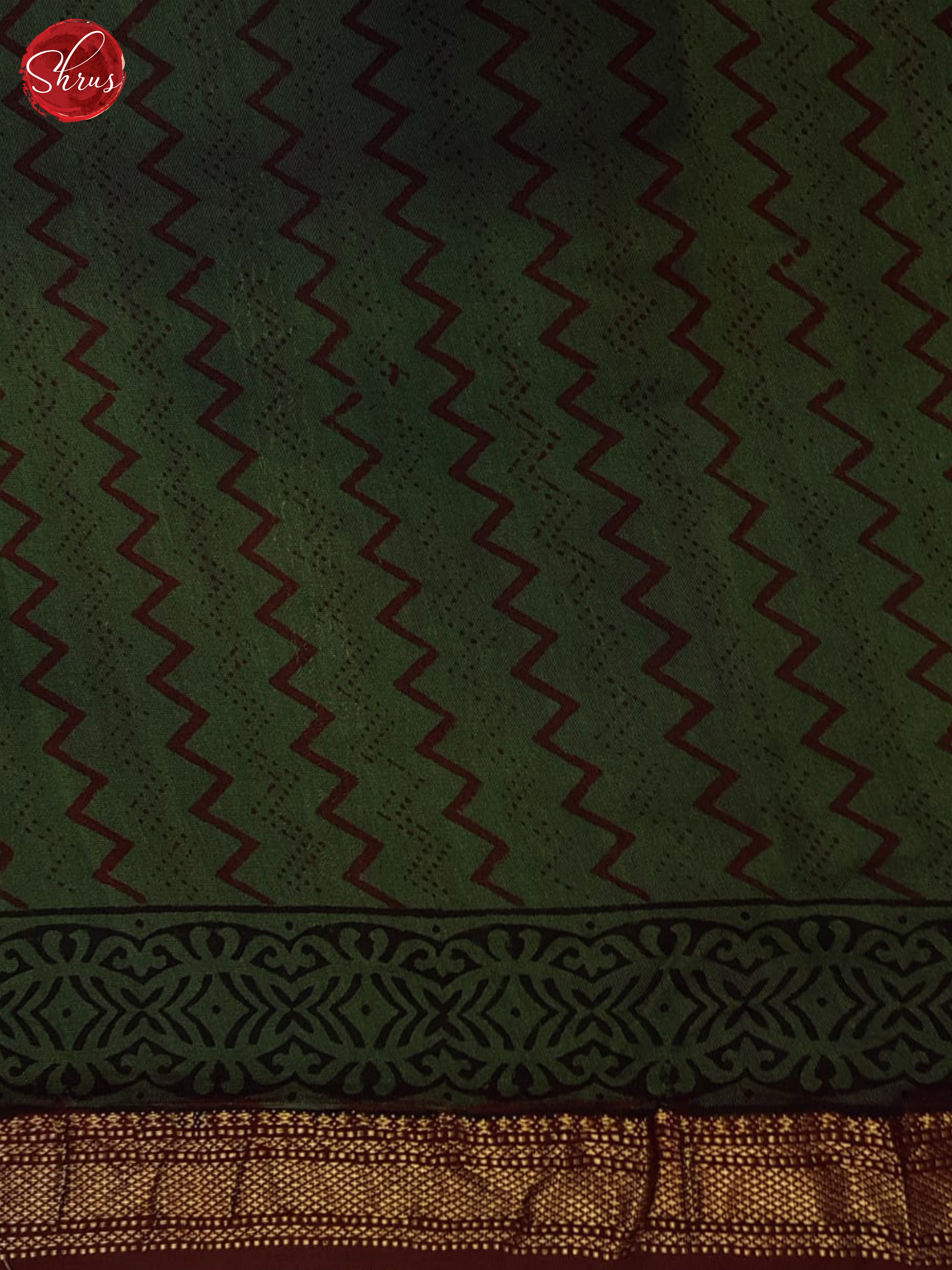 Maroon And Green- Maheshwari Silk Cotton Saree - Shop on ShrusEternity.com