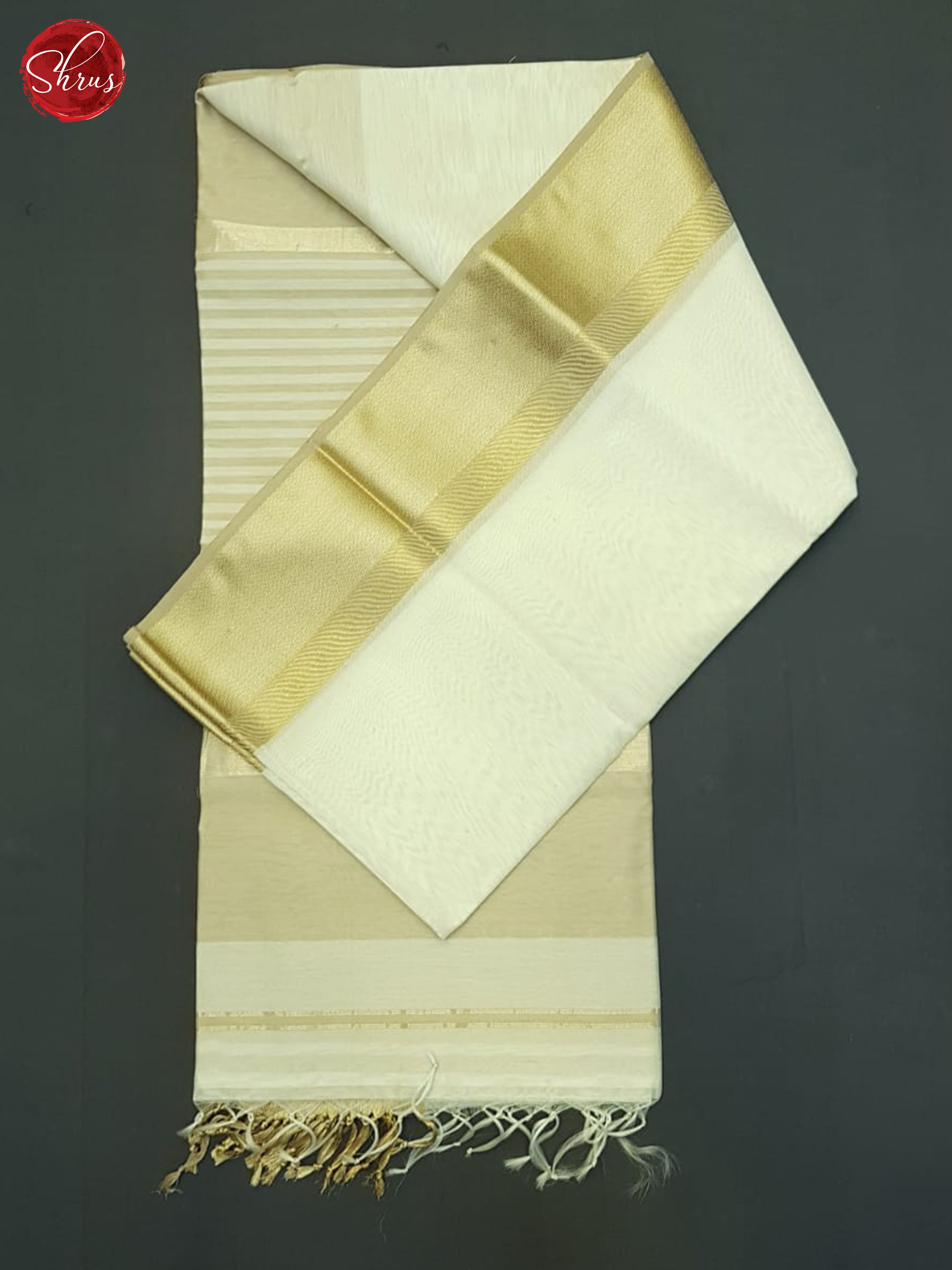 Cream & Beige - Maheshwari Silk Cotton Saree - Shop on ShrusEternity.com