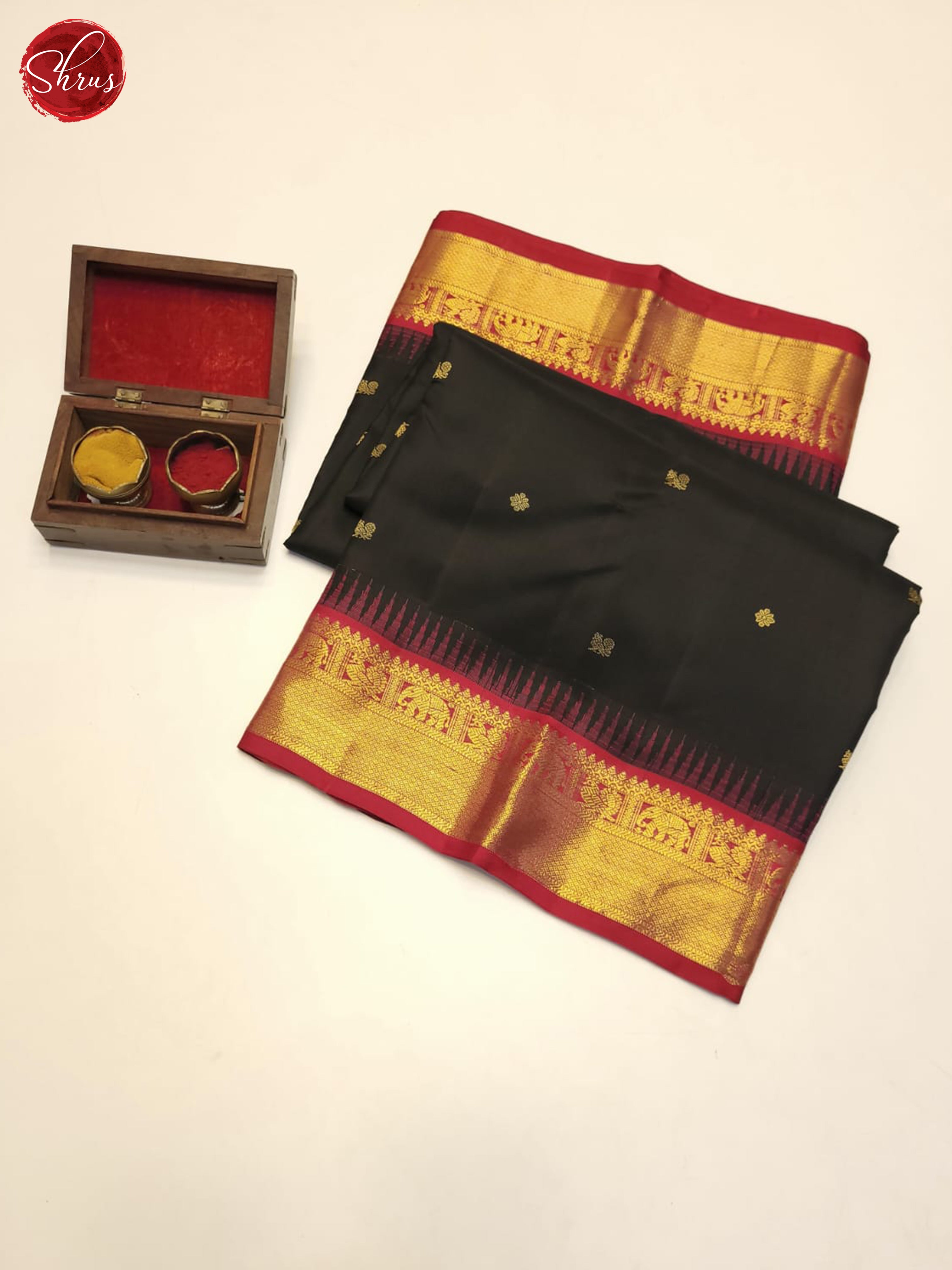 Black & Red- Kanchipuram silk Saree