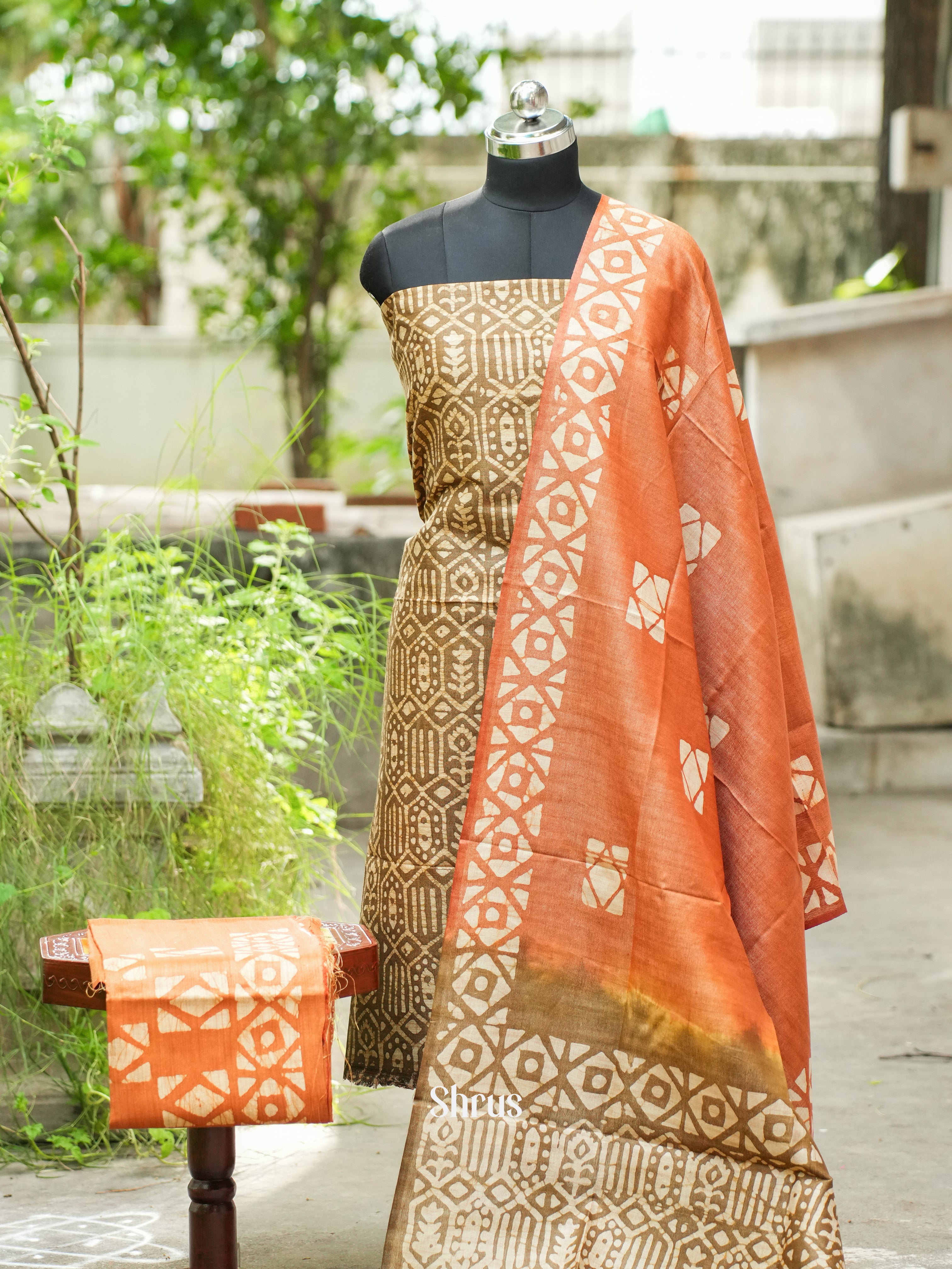 Brown & Brick -Bhatik salwar - Shop on ShrusEternity.com