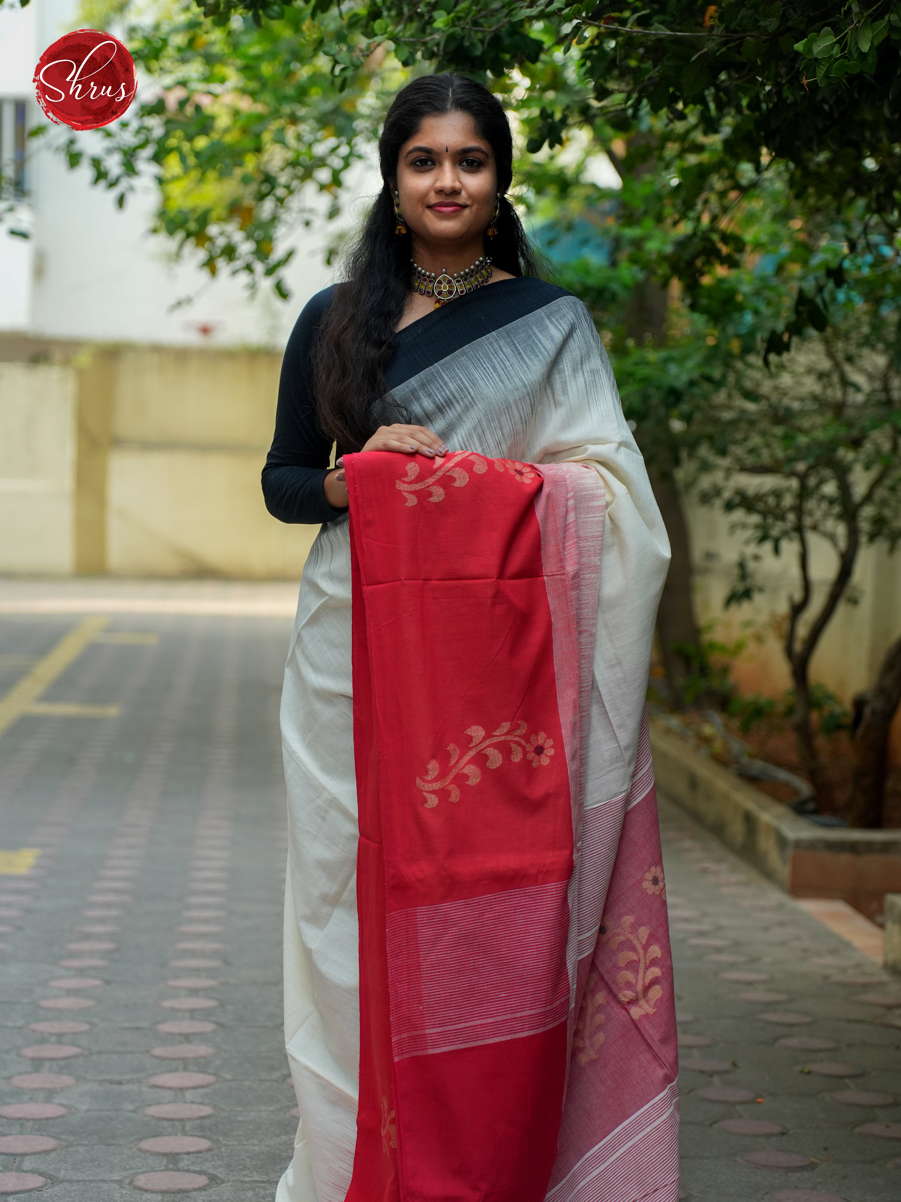 Cream & Red - Bengal cotton Saree - Shop on ShrusEternity.com