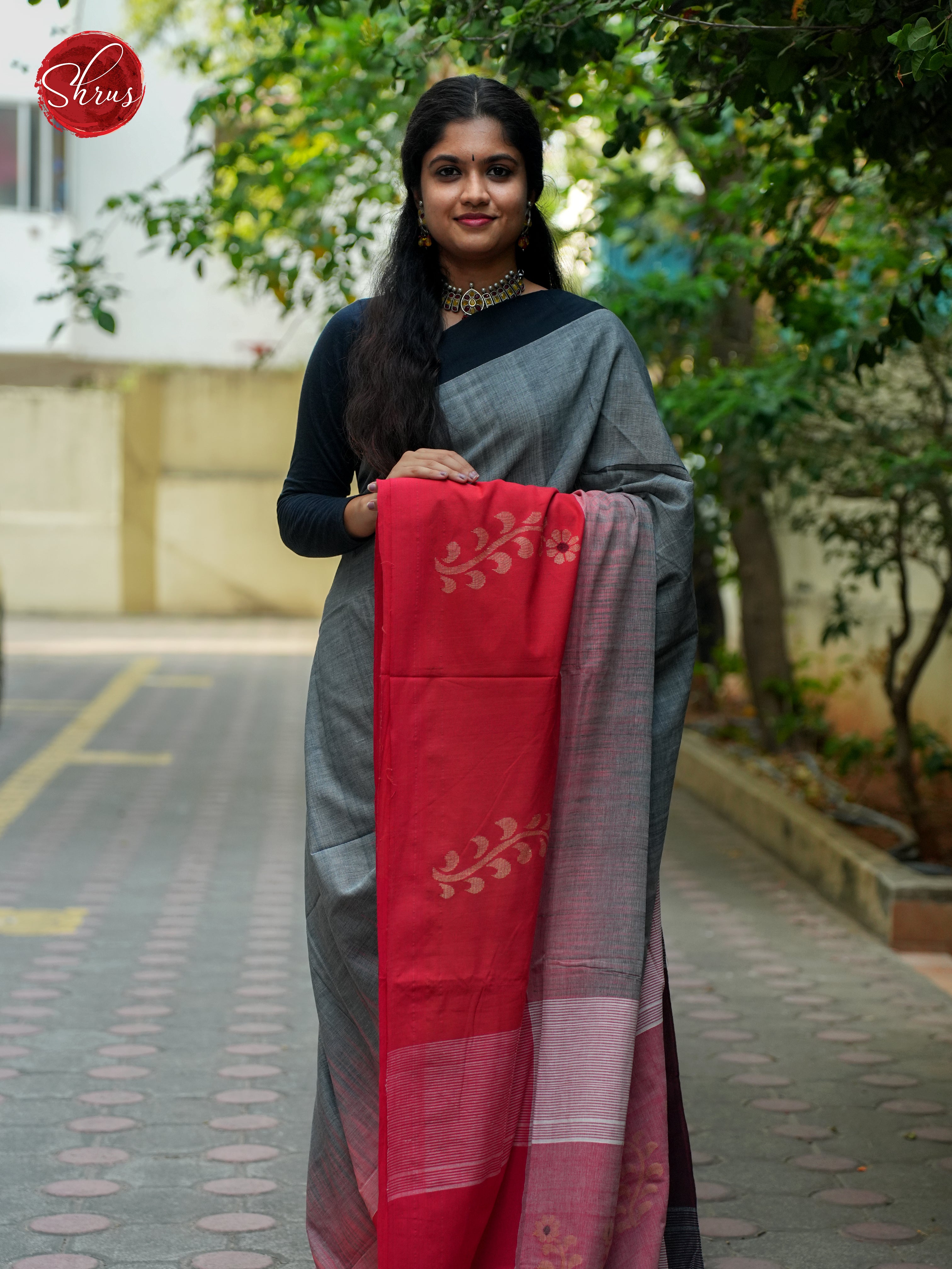 Grey & Red - Bengal cotton Saree - Shop on ShrusEternity.com